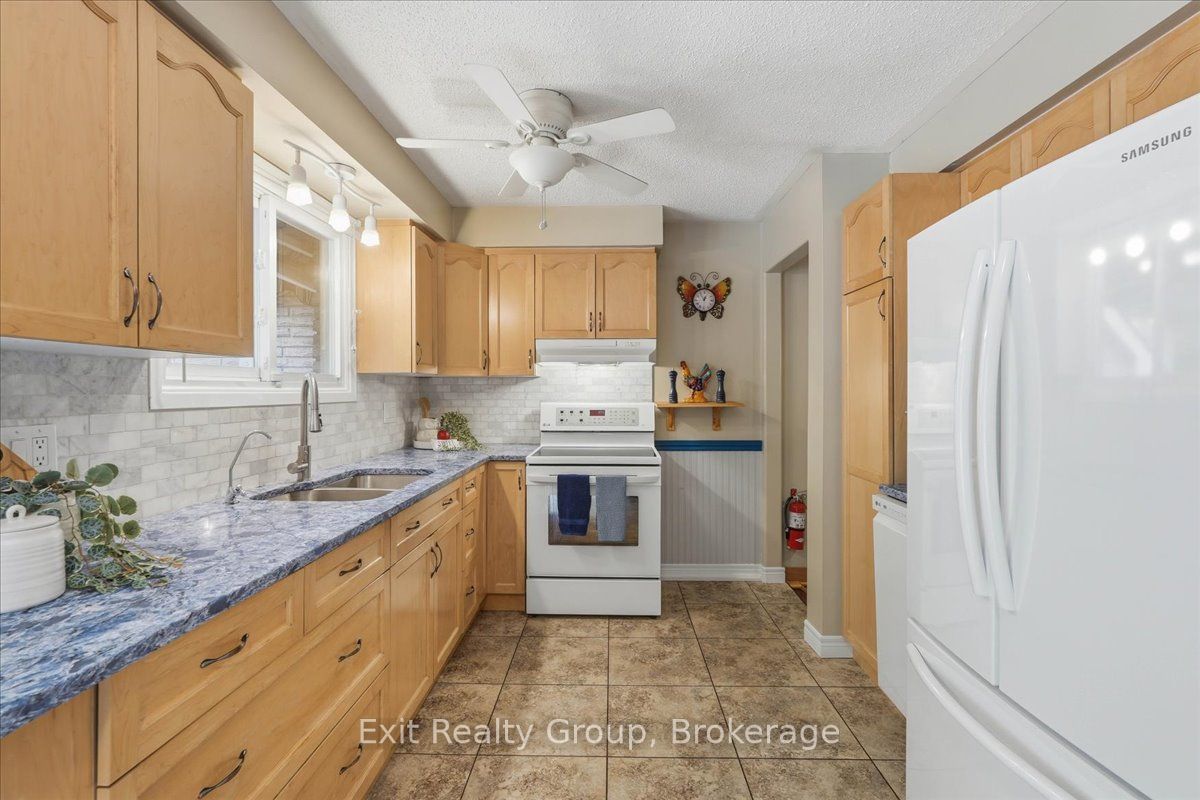 427 Townsend Road Property Photo 7
