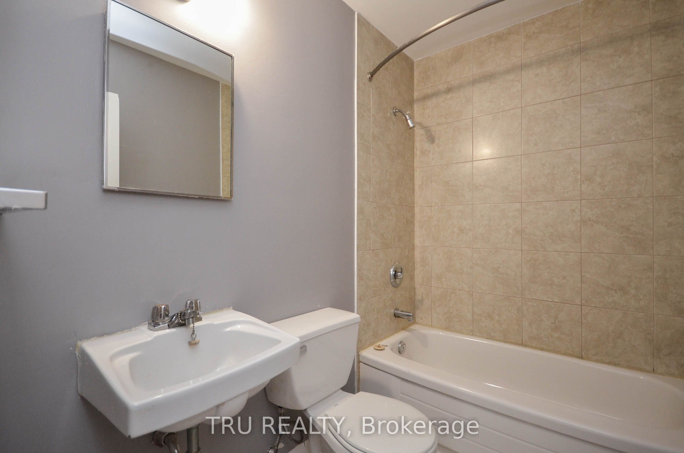 2428 Iris Street A Property Photo 9