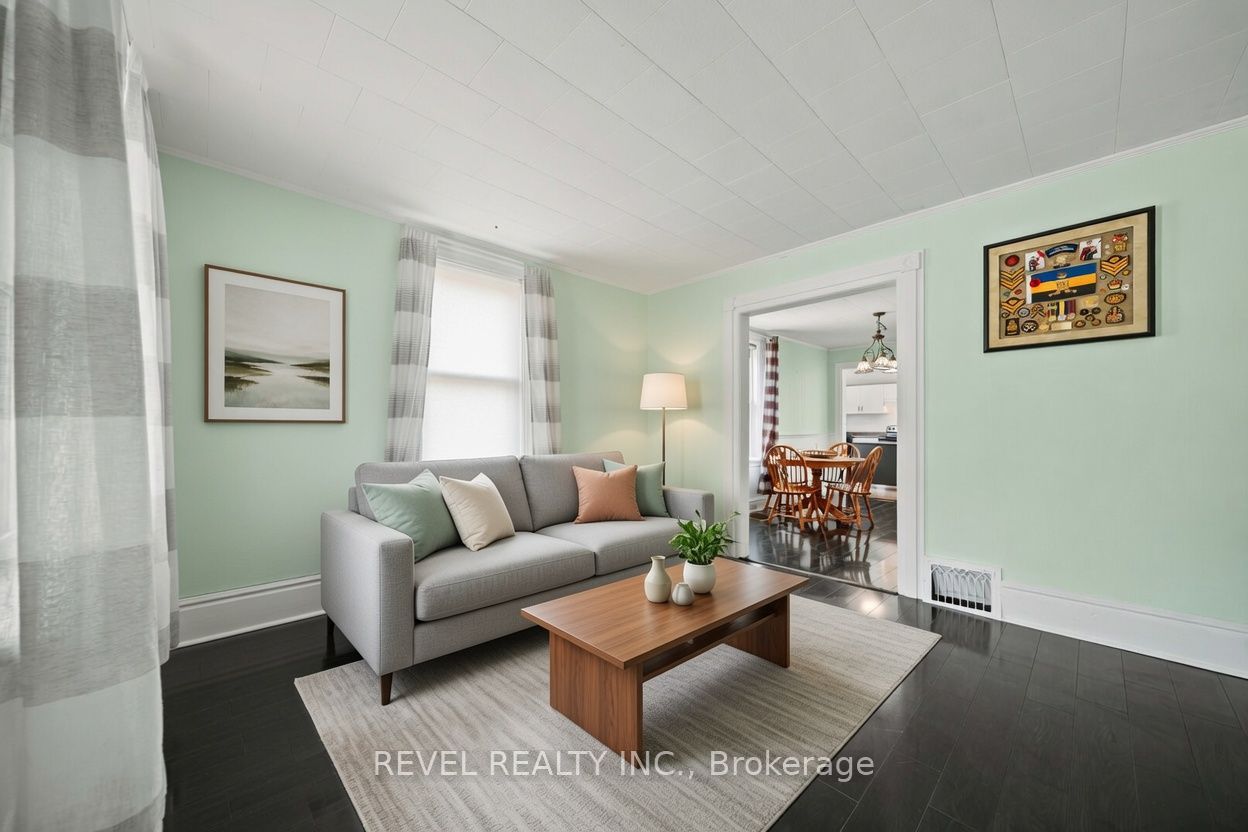 7 Maple Street Property Photo 5