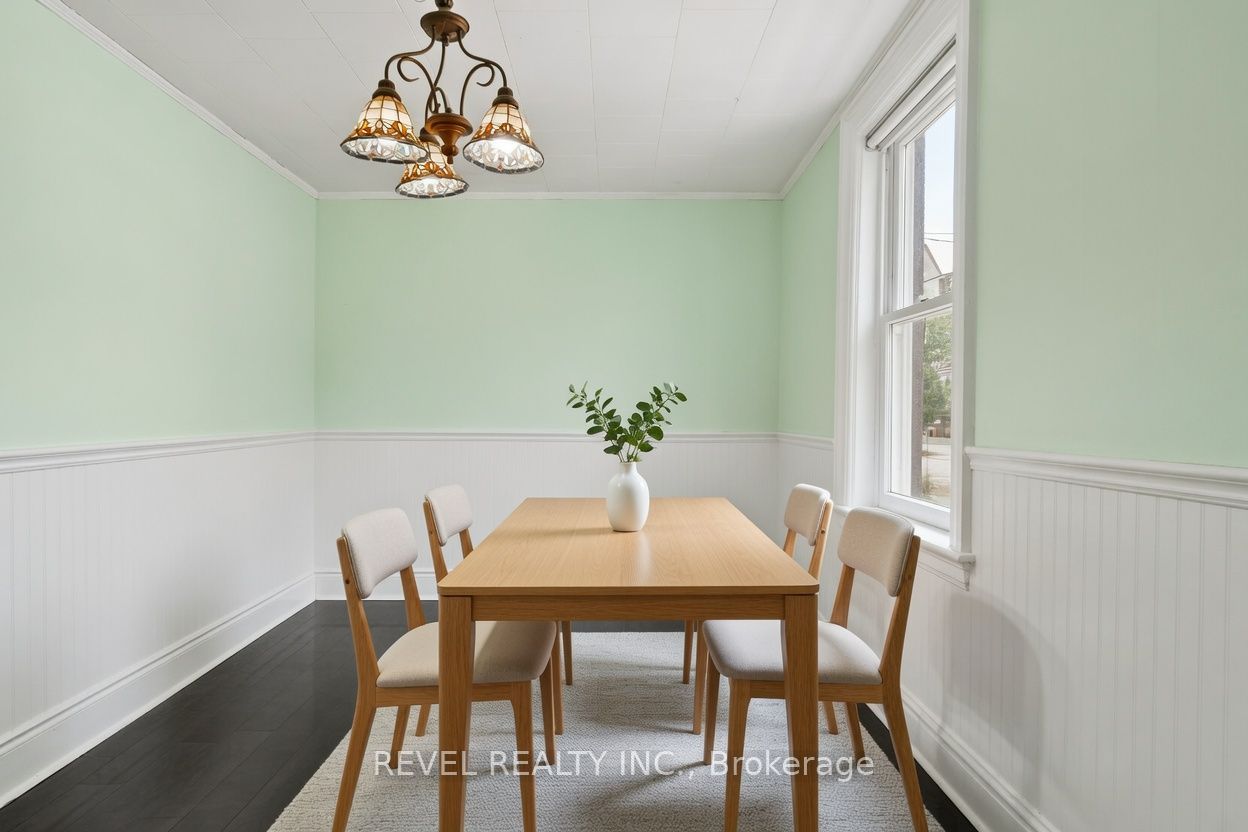 7 Maple Street Property Photo 8