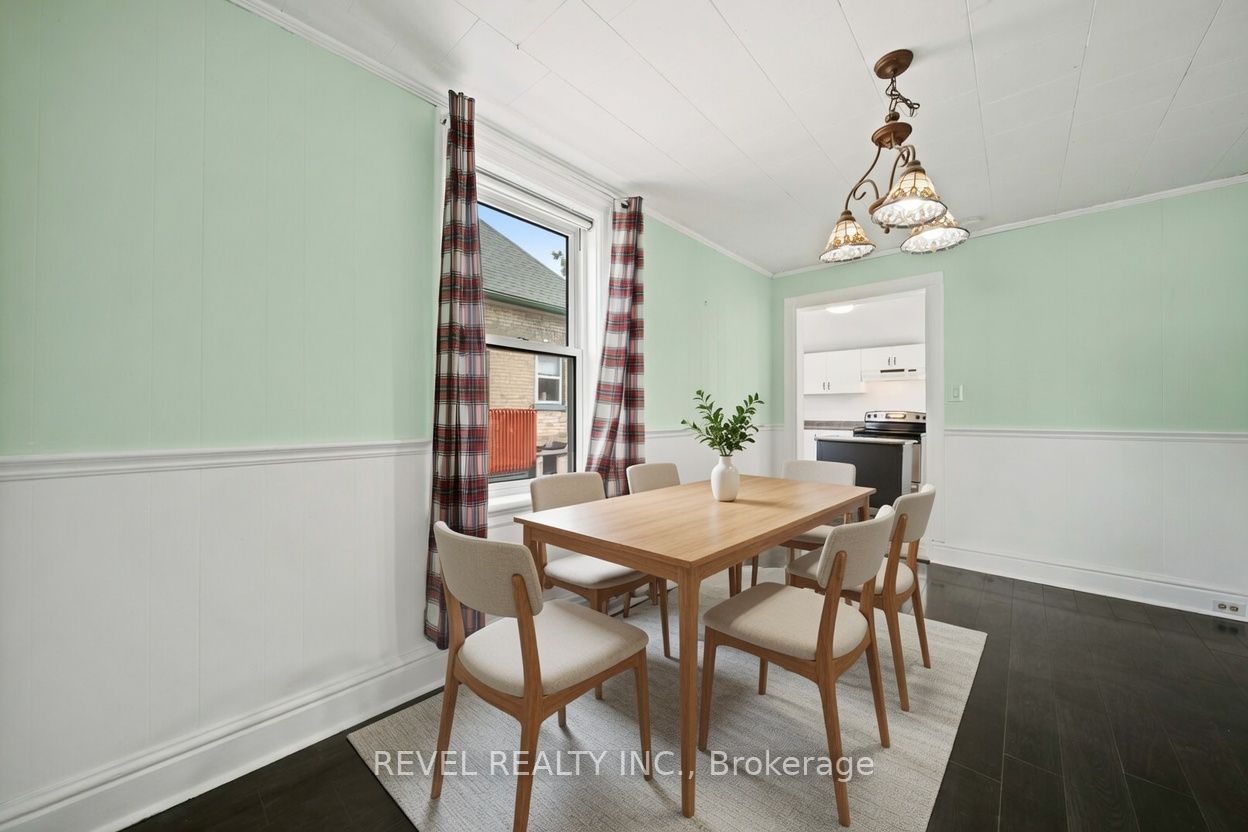 7 Maple Street Property Photo 9