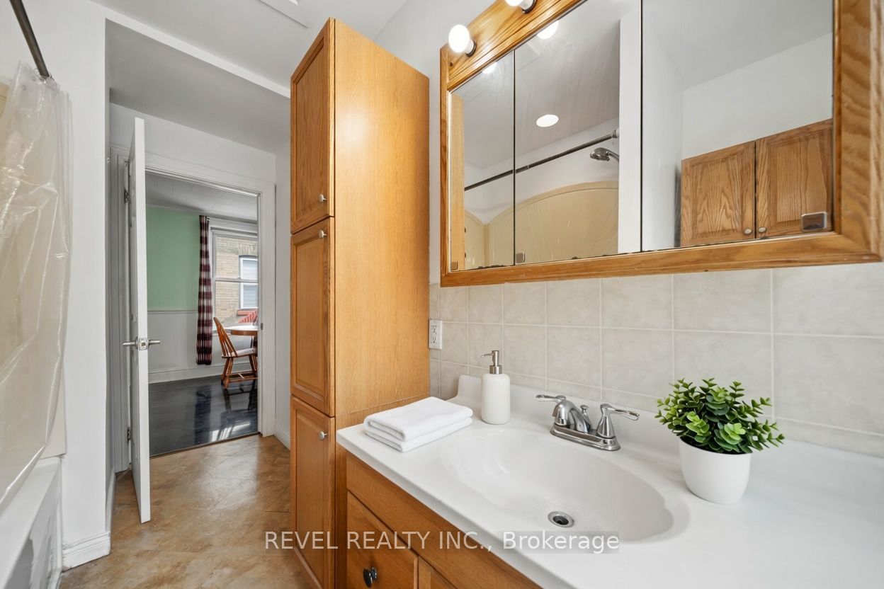 7 Maple Street Property Photo 13