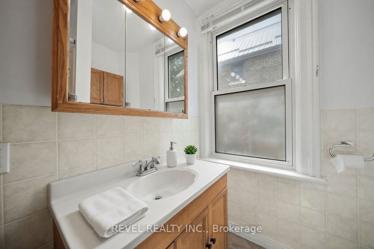 7 Maple Street Property Photo 15