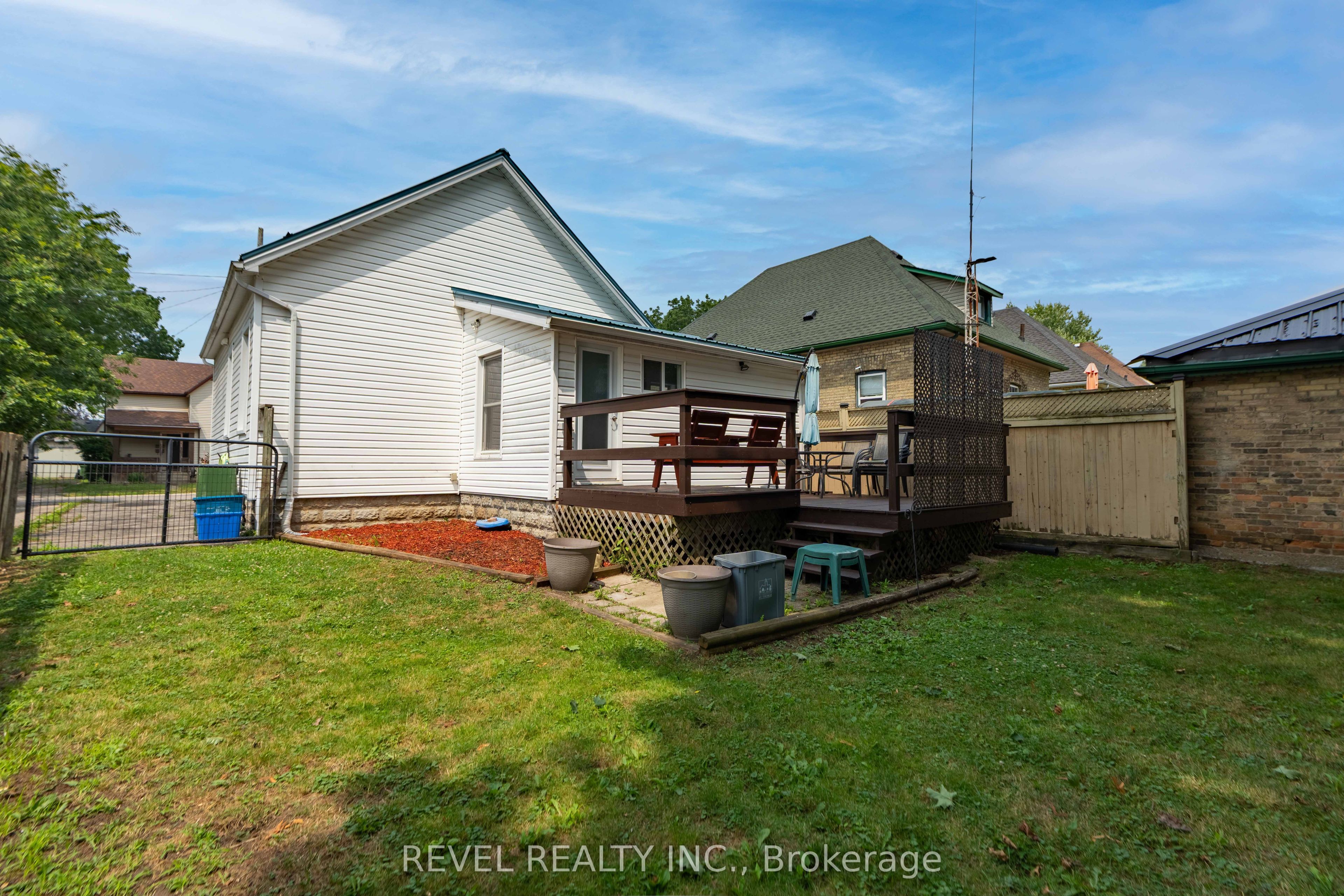 7 Maple Street Property Photo 33