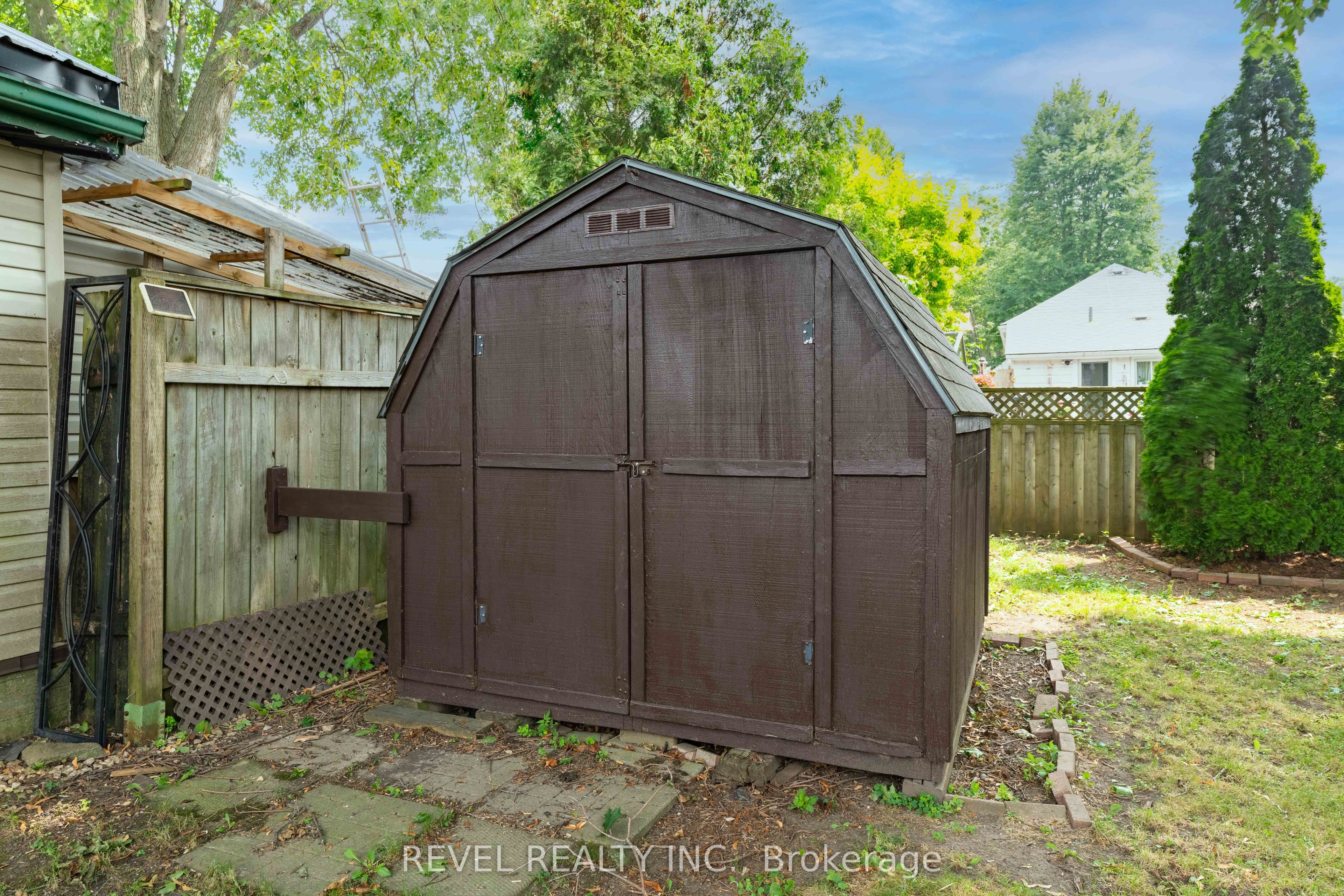 7 Maple Street Property Photo 37