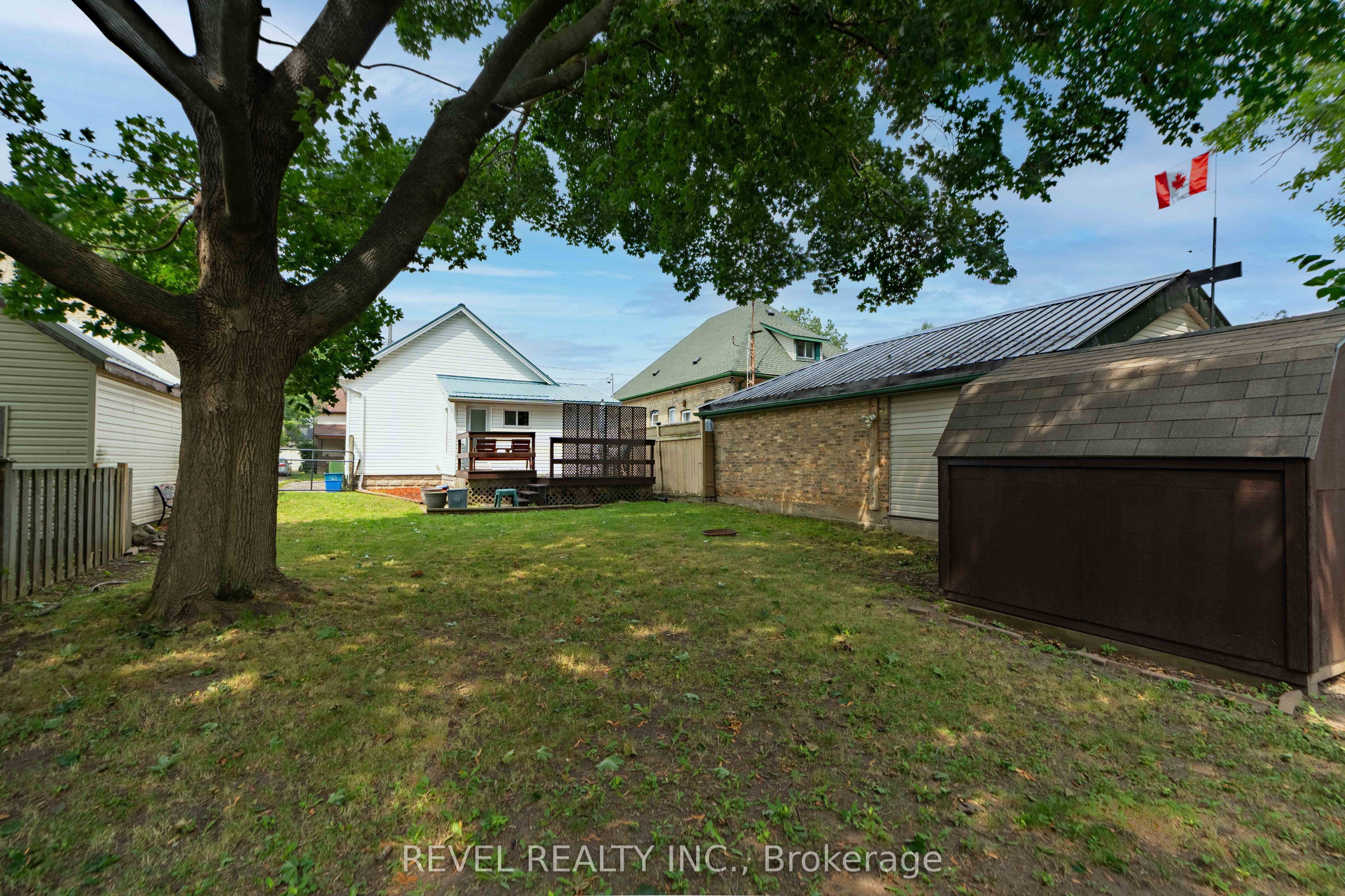 7 Maple Street Property Photo 38