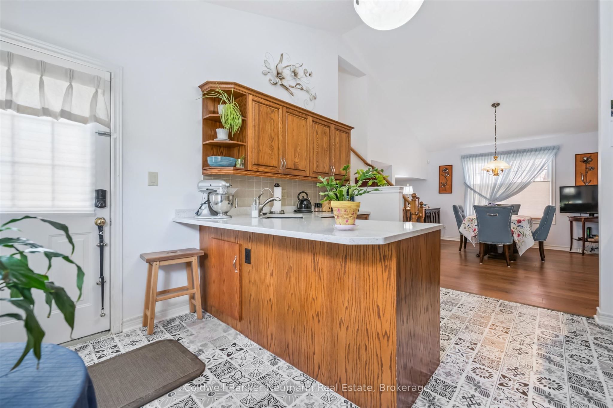 375 Gordon Street Property Photo 14