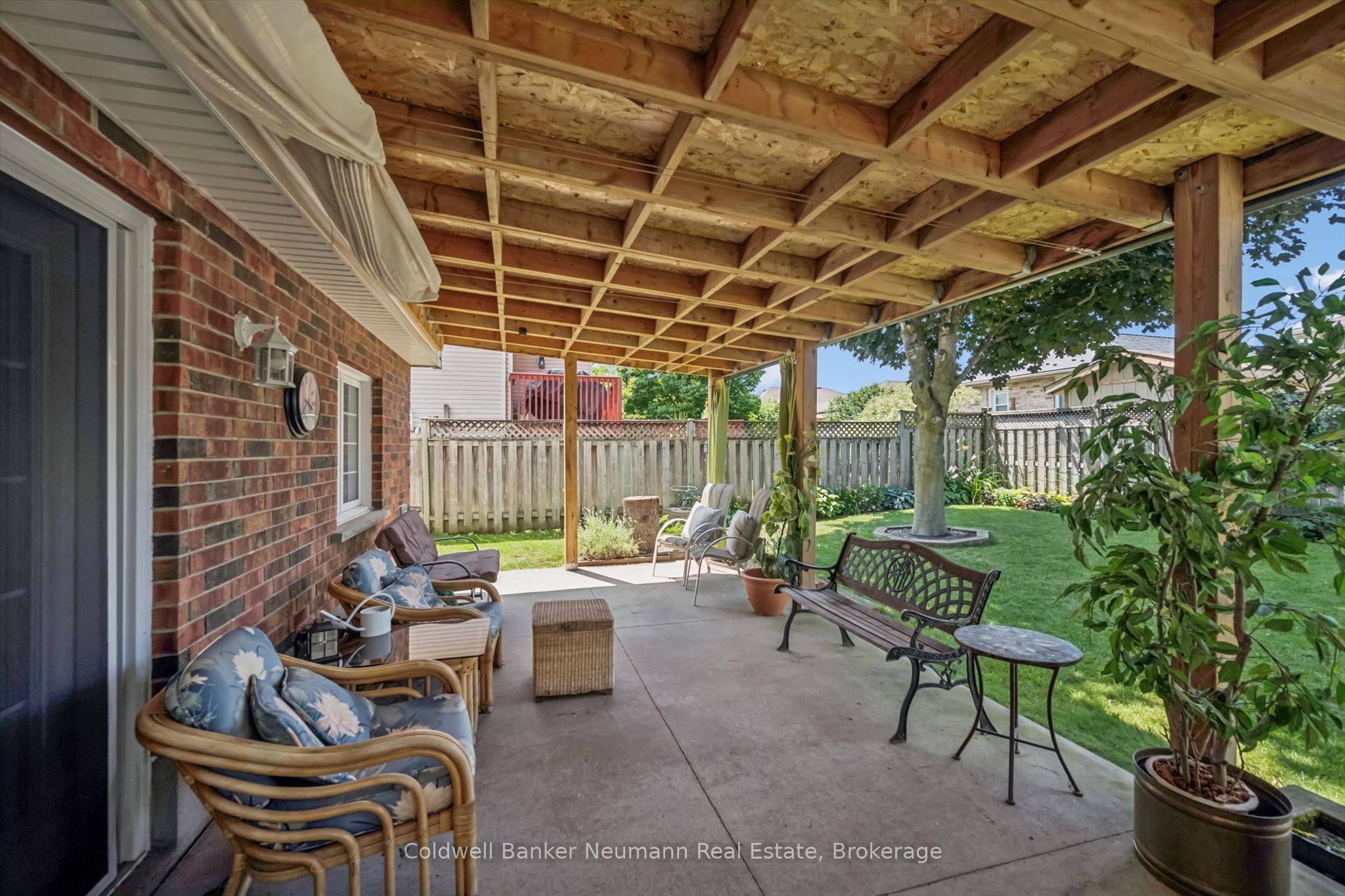 375 Gordon Street Property Photo 33