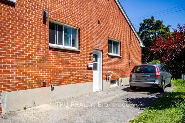 2430 Iris Street B Property Photo 2