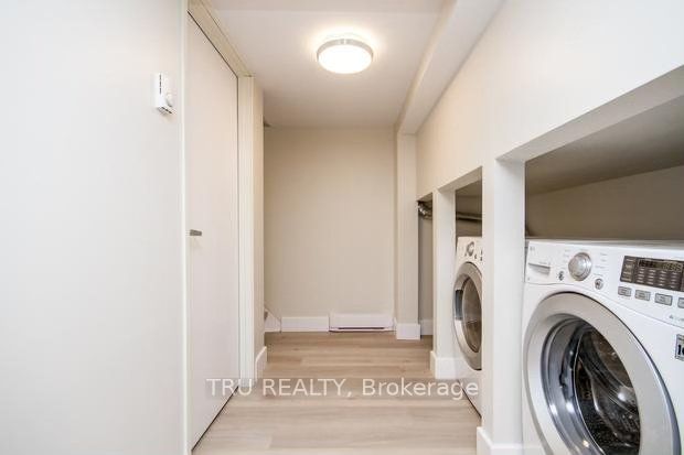 2430 Iris Street B Property Photo 6