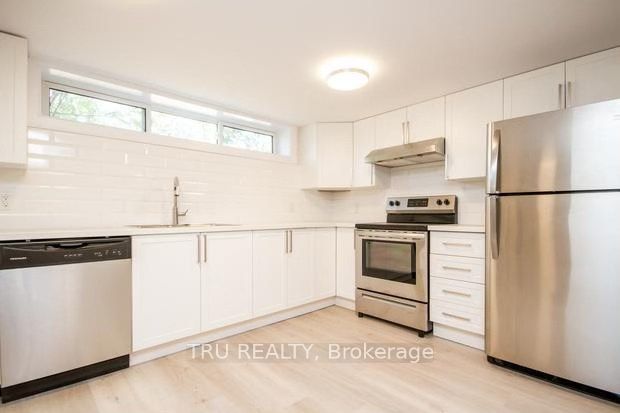 2430 Iris Street B Property Photo 9