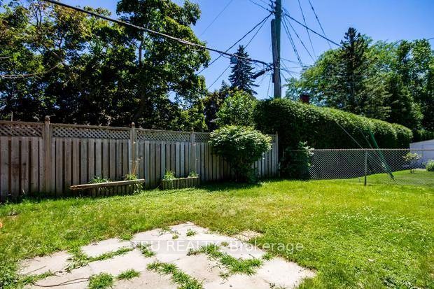 2430 Iris Street B Property Photo 25