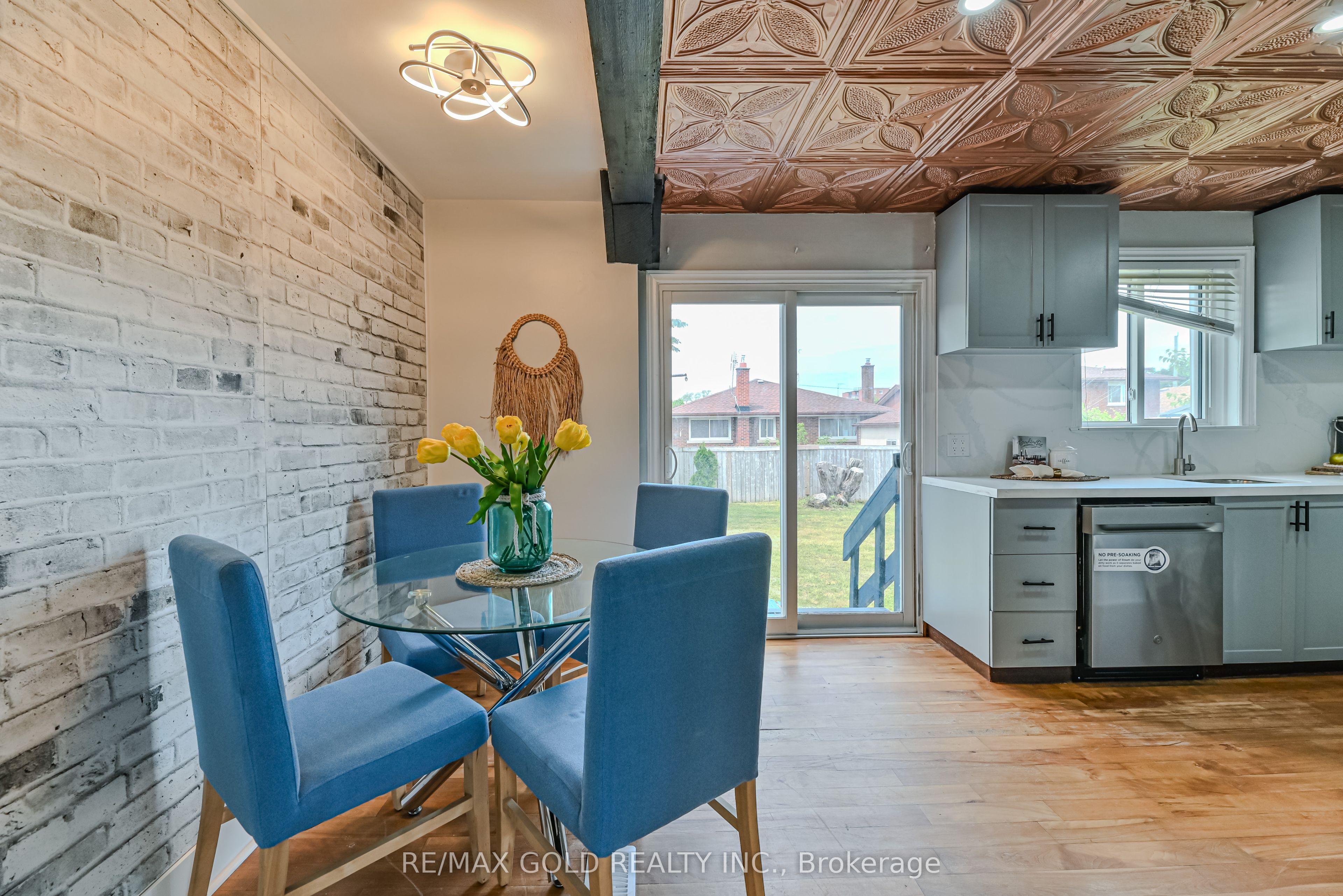 3 Myrtle Avenue S Property Photo 11