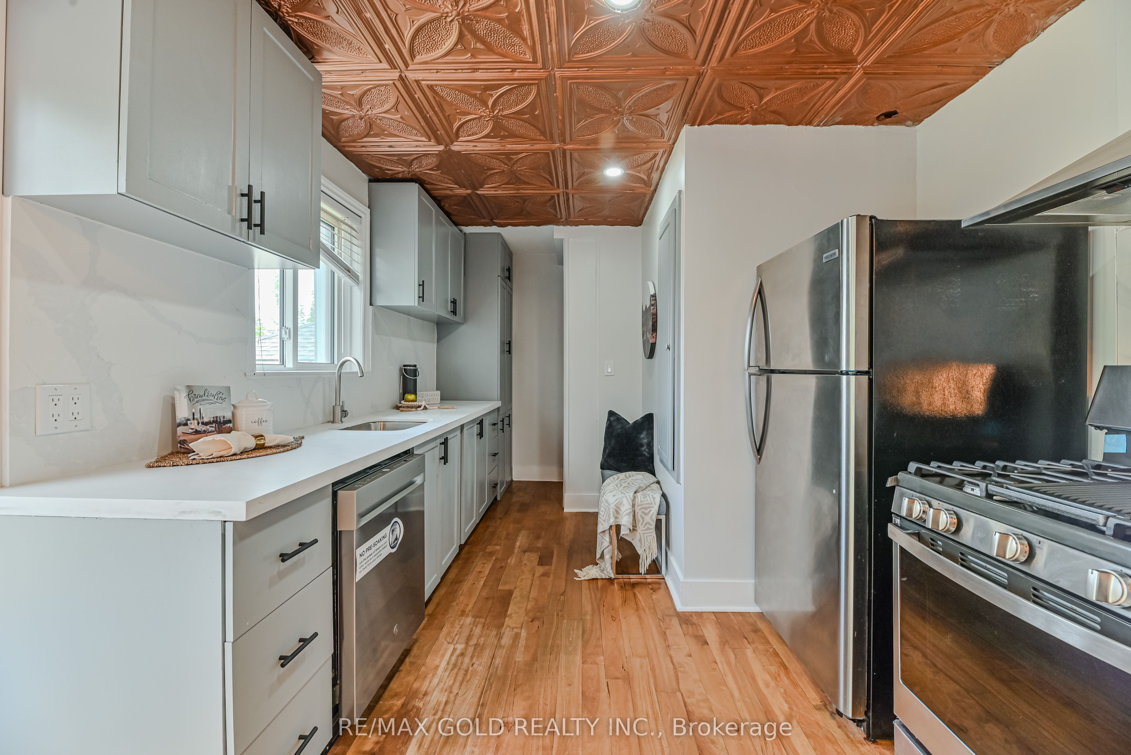 3 Myrtle Avenue S Property Photo 12