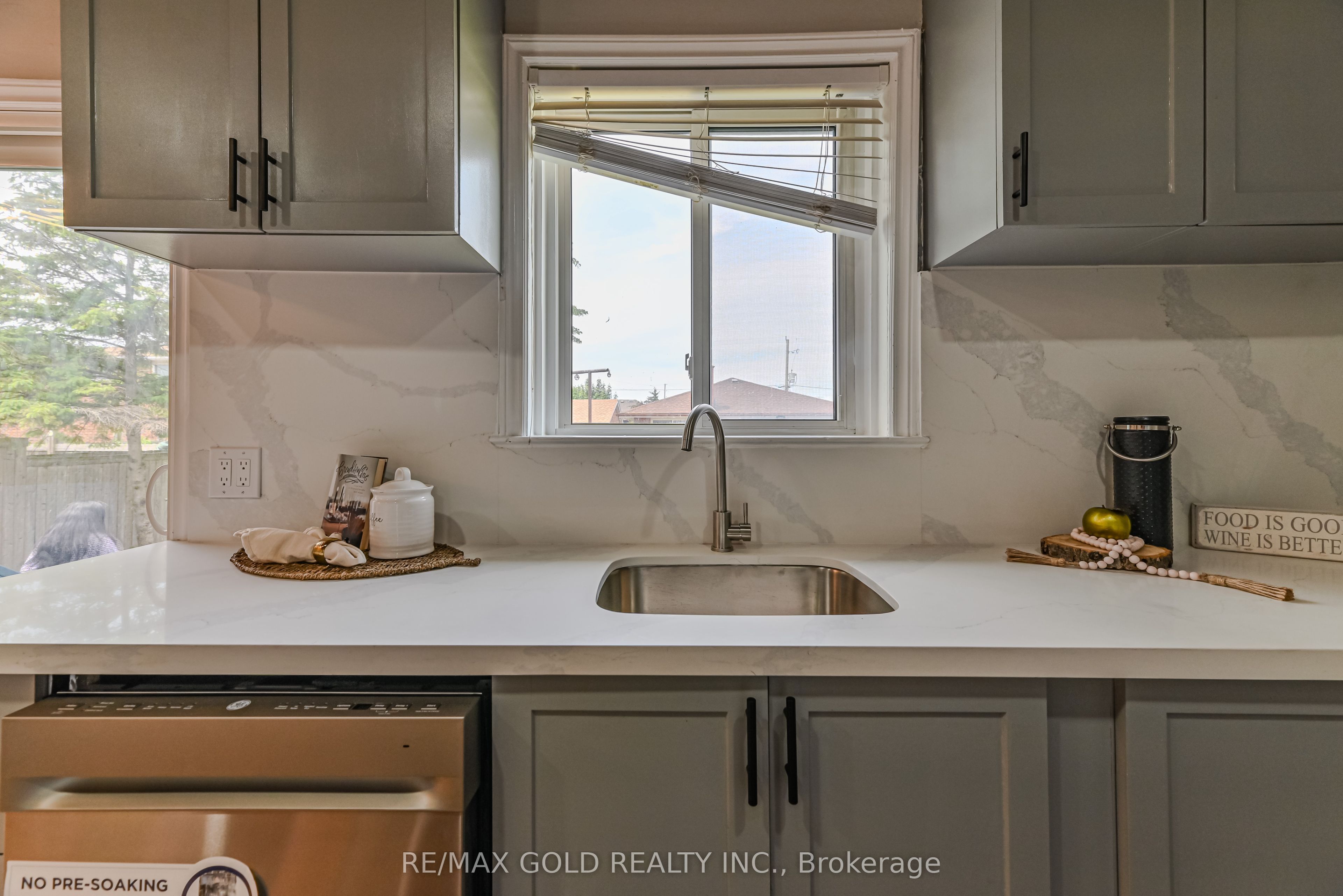 3 Myrtle Avenue S Property Photo 14