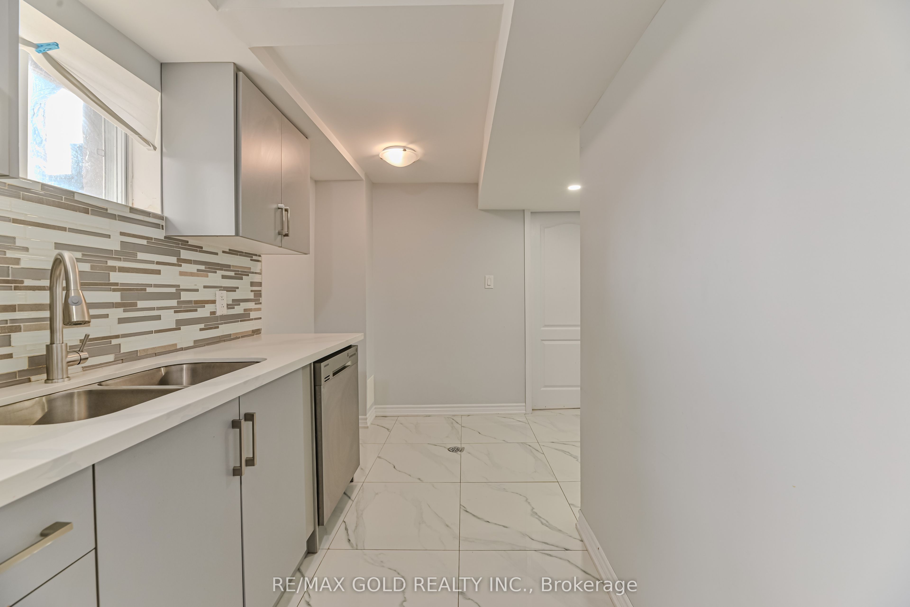 3 Myrtle Avenue S Property Photo 25