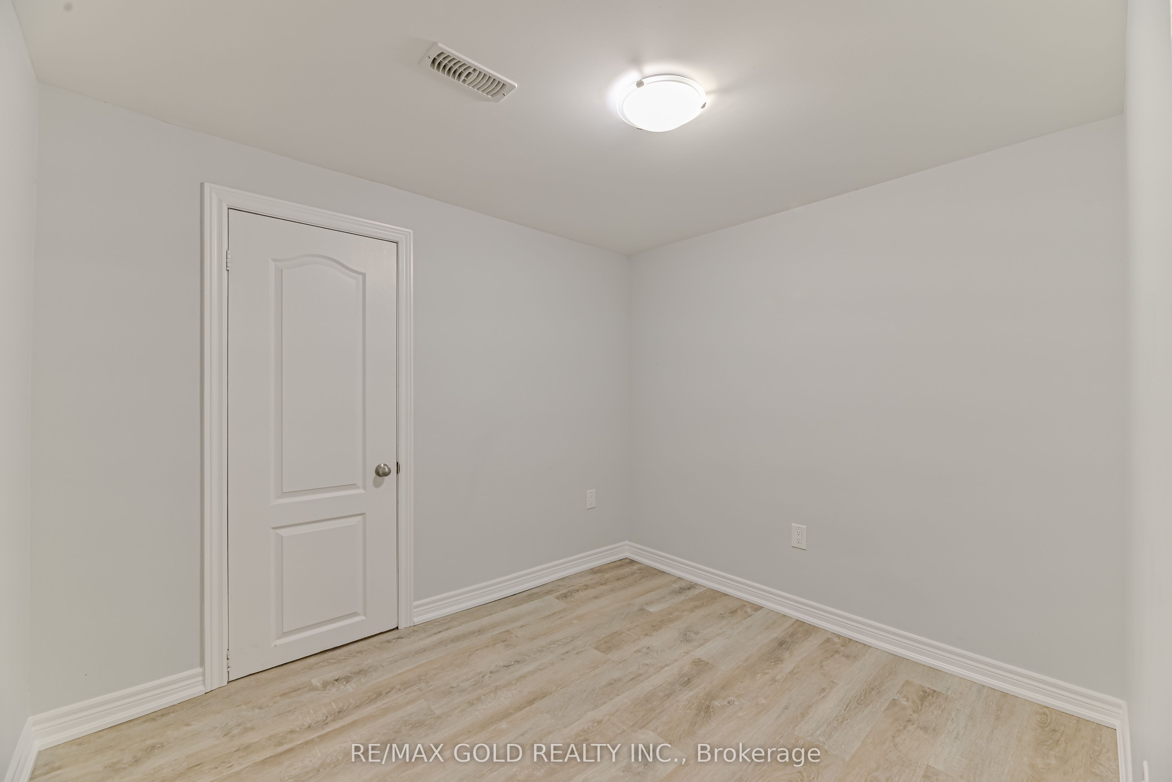 3 Myrtle Avenue S Property Photo 40