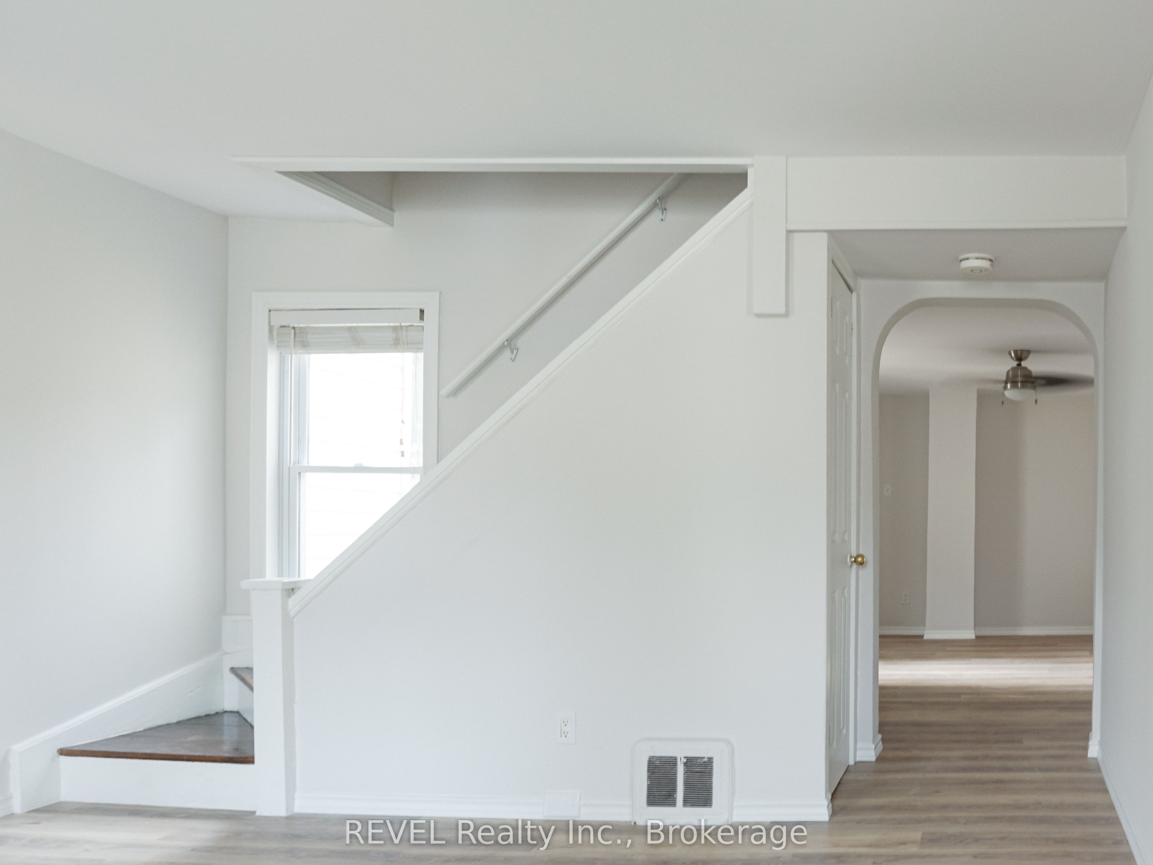 389 Glendale Avenue Property Photo 4
