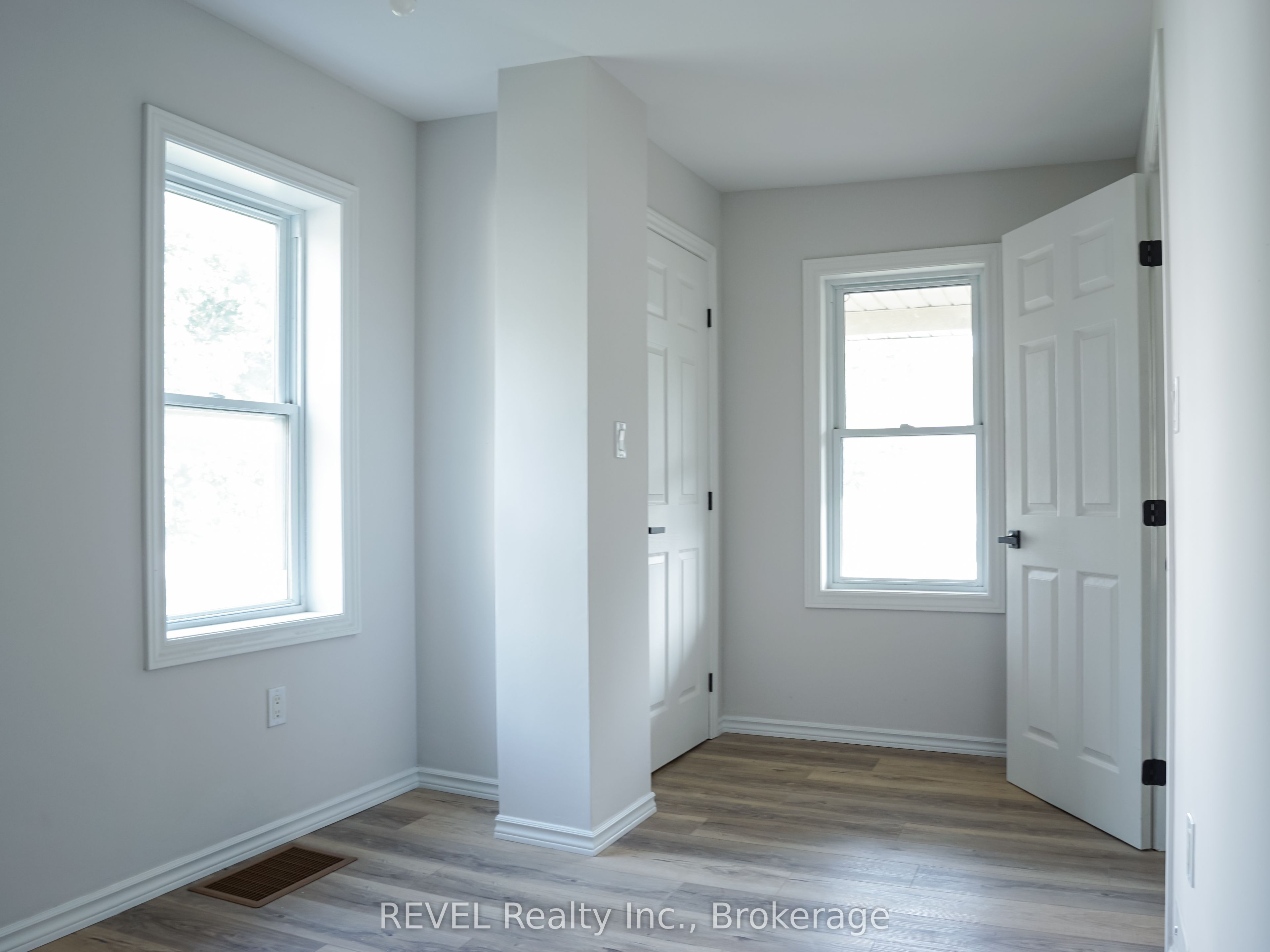 389 Glendale Avenue Property Photo 8