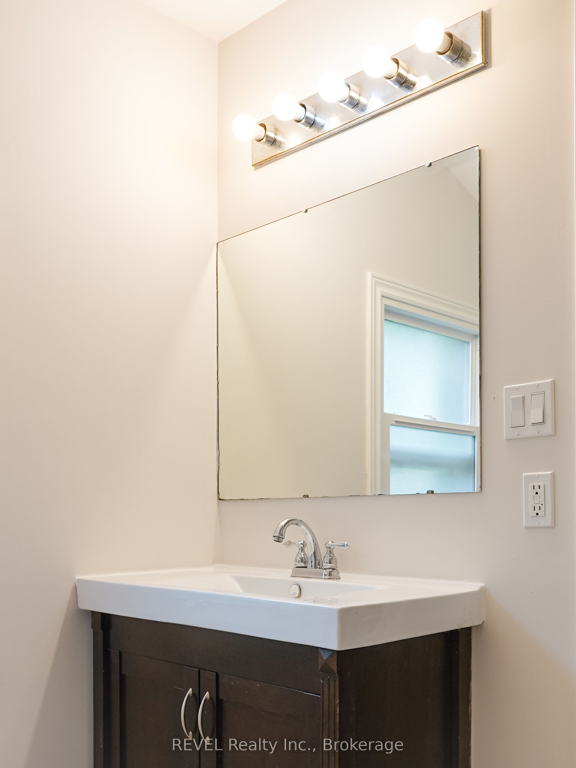 389 Glendale Avenue Property Photo 22