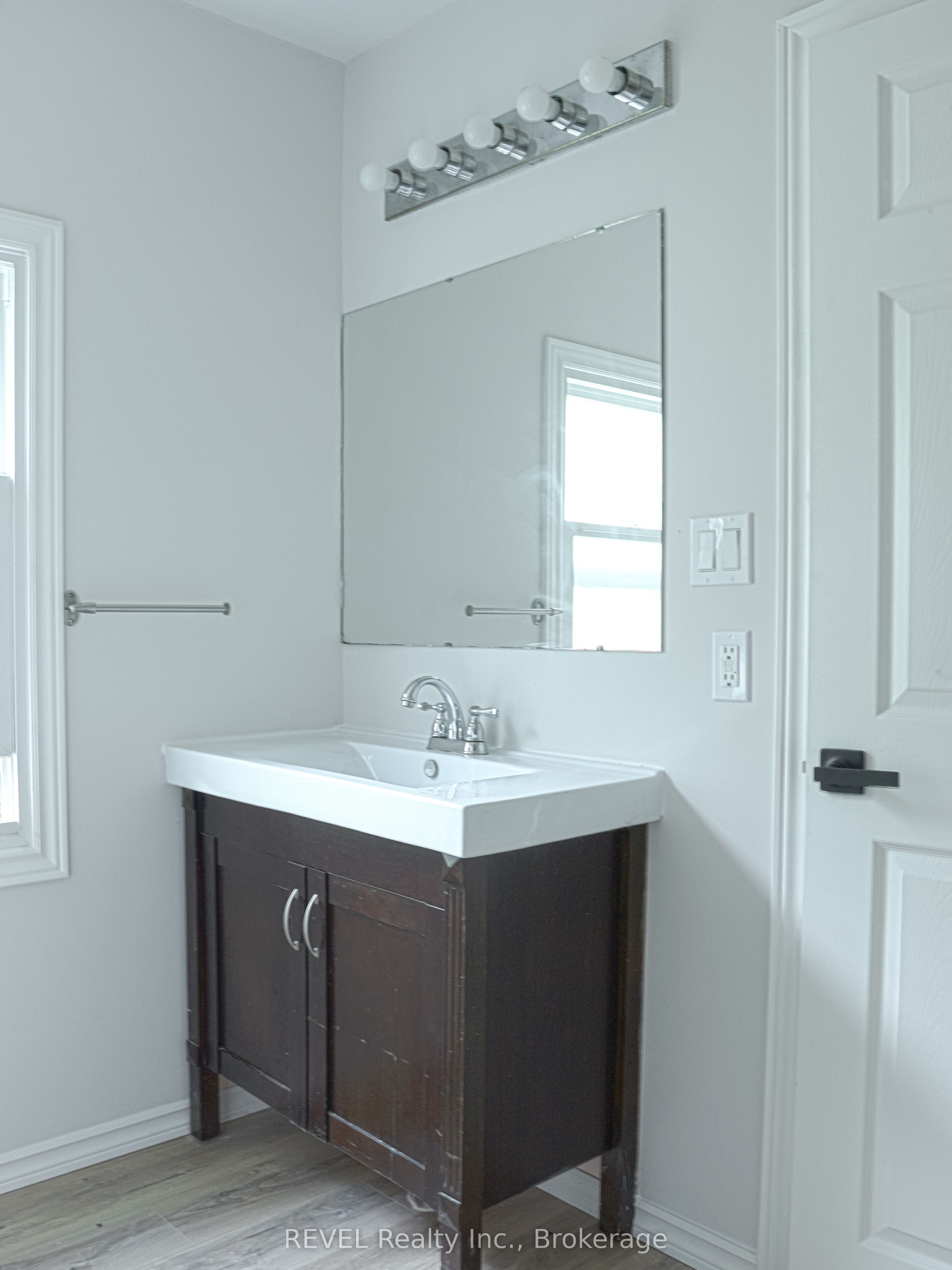 389 Glendale Avenue Property Photo 25