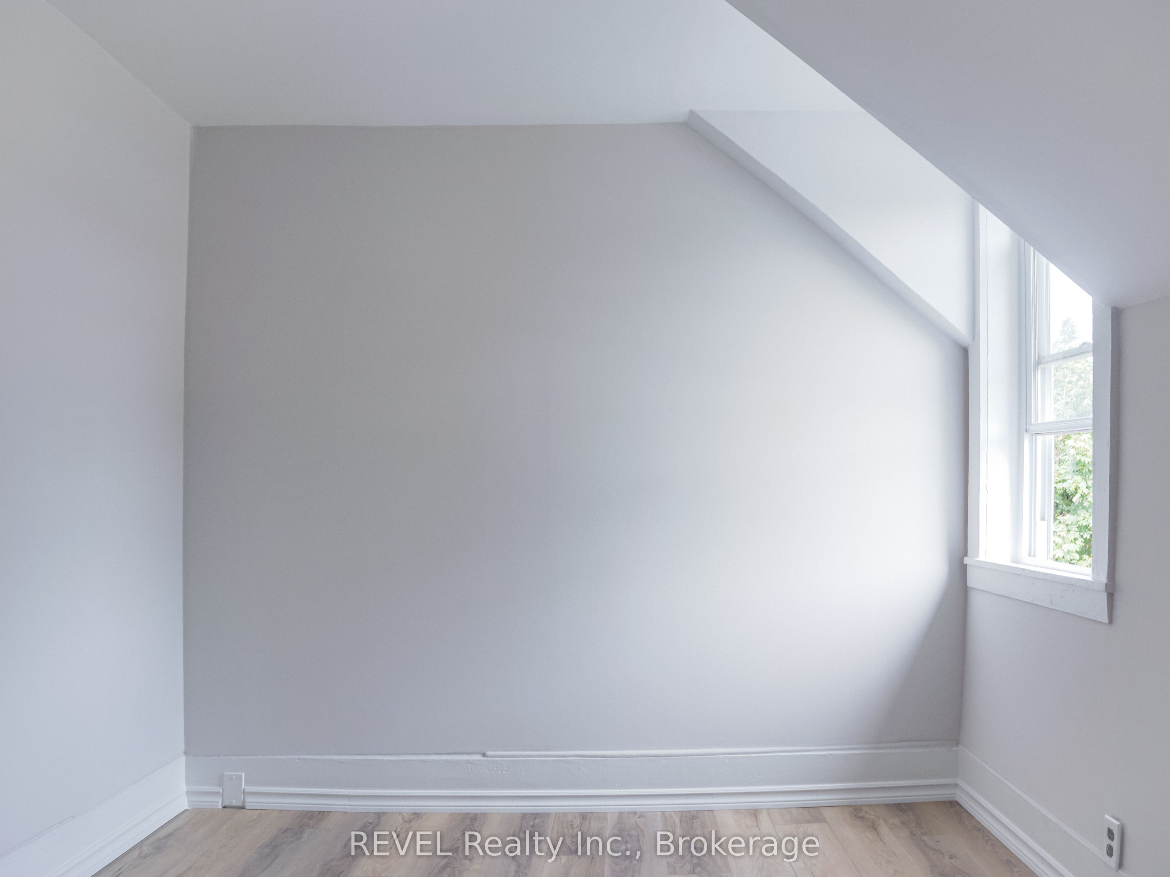 389 Glendale Avenue Property Photo 31