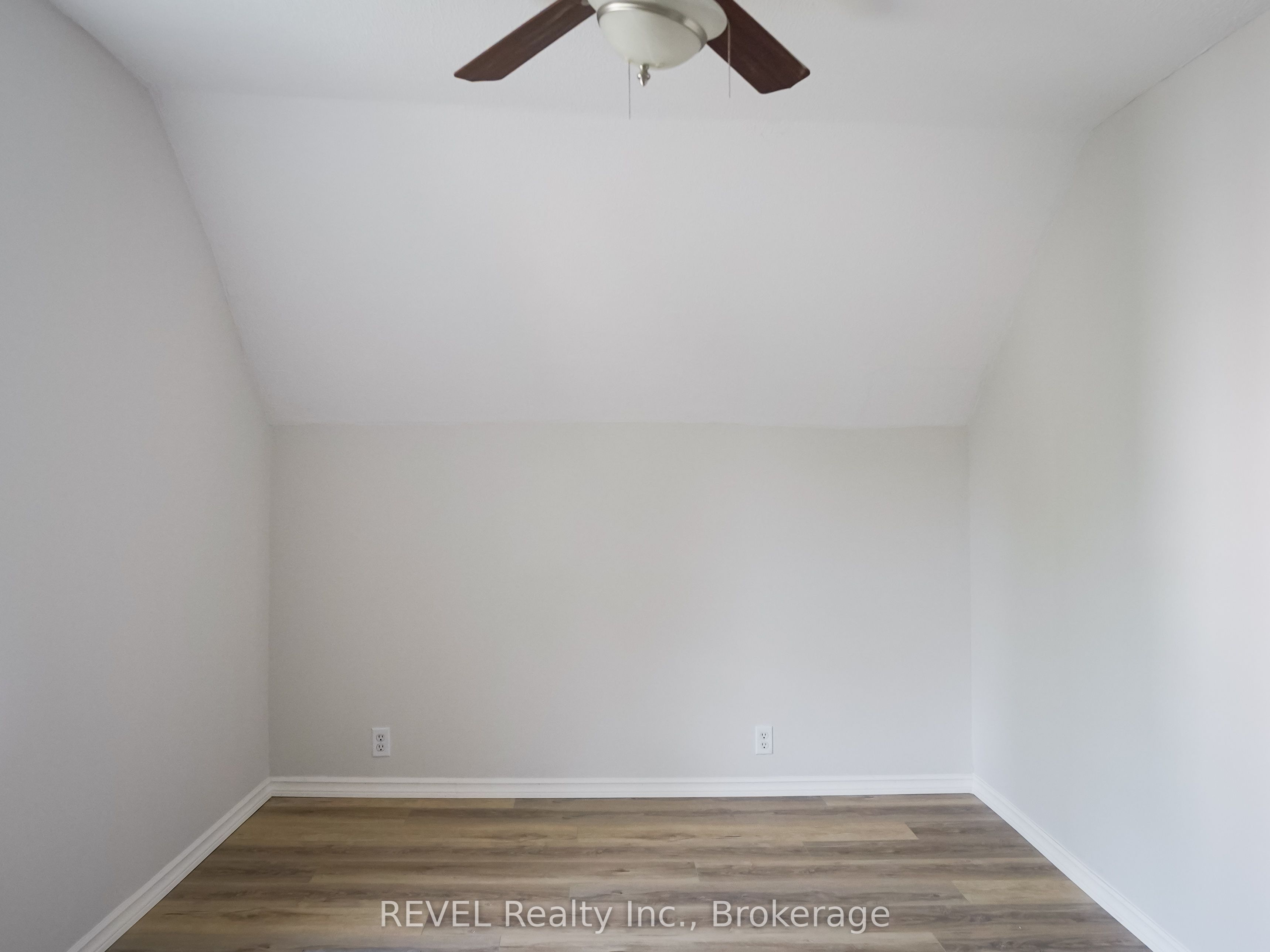 389 Glendale Avenue Property Photo 34
