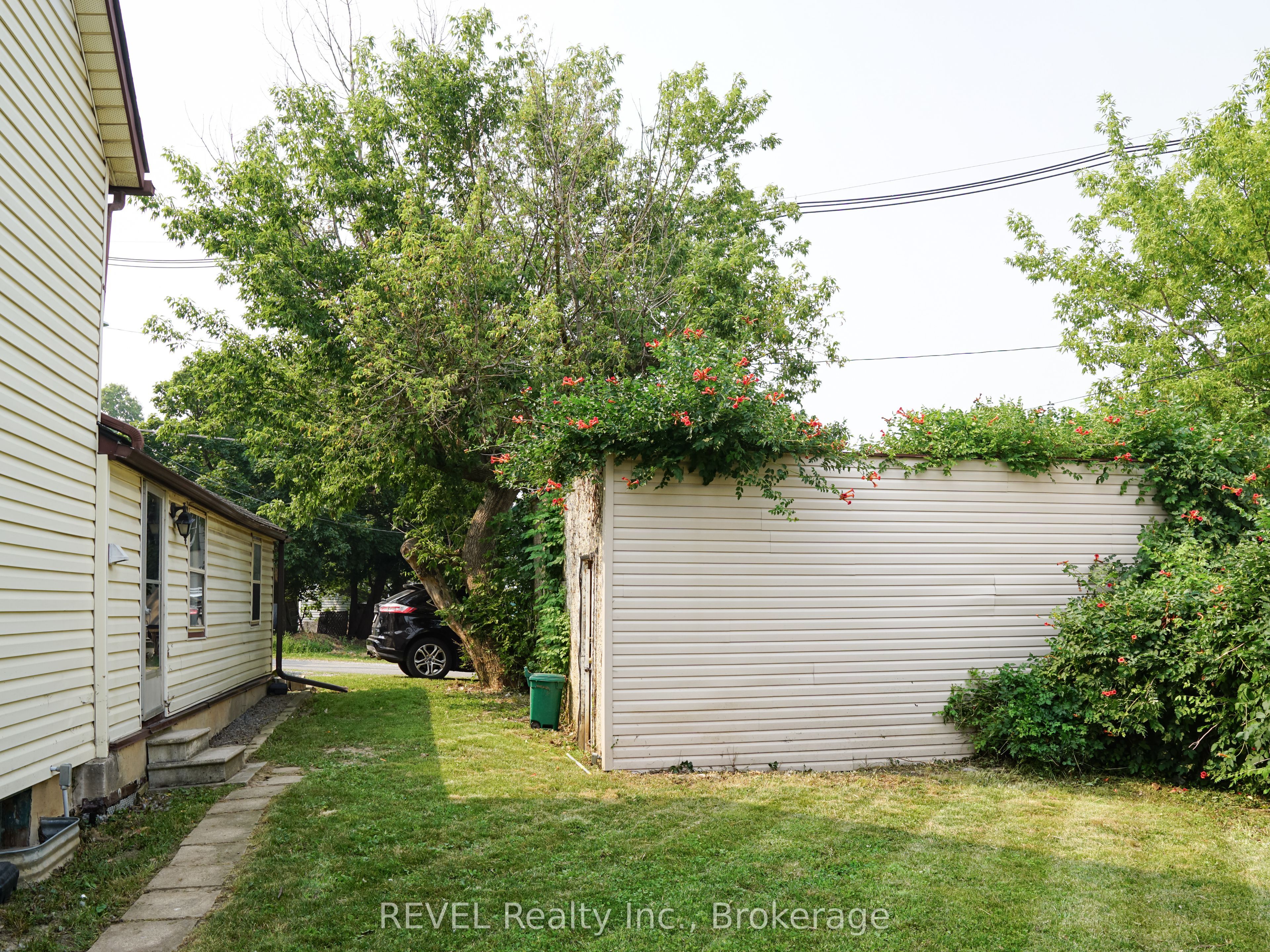 389 Glendale Avenue Property Photo 38