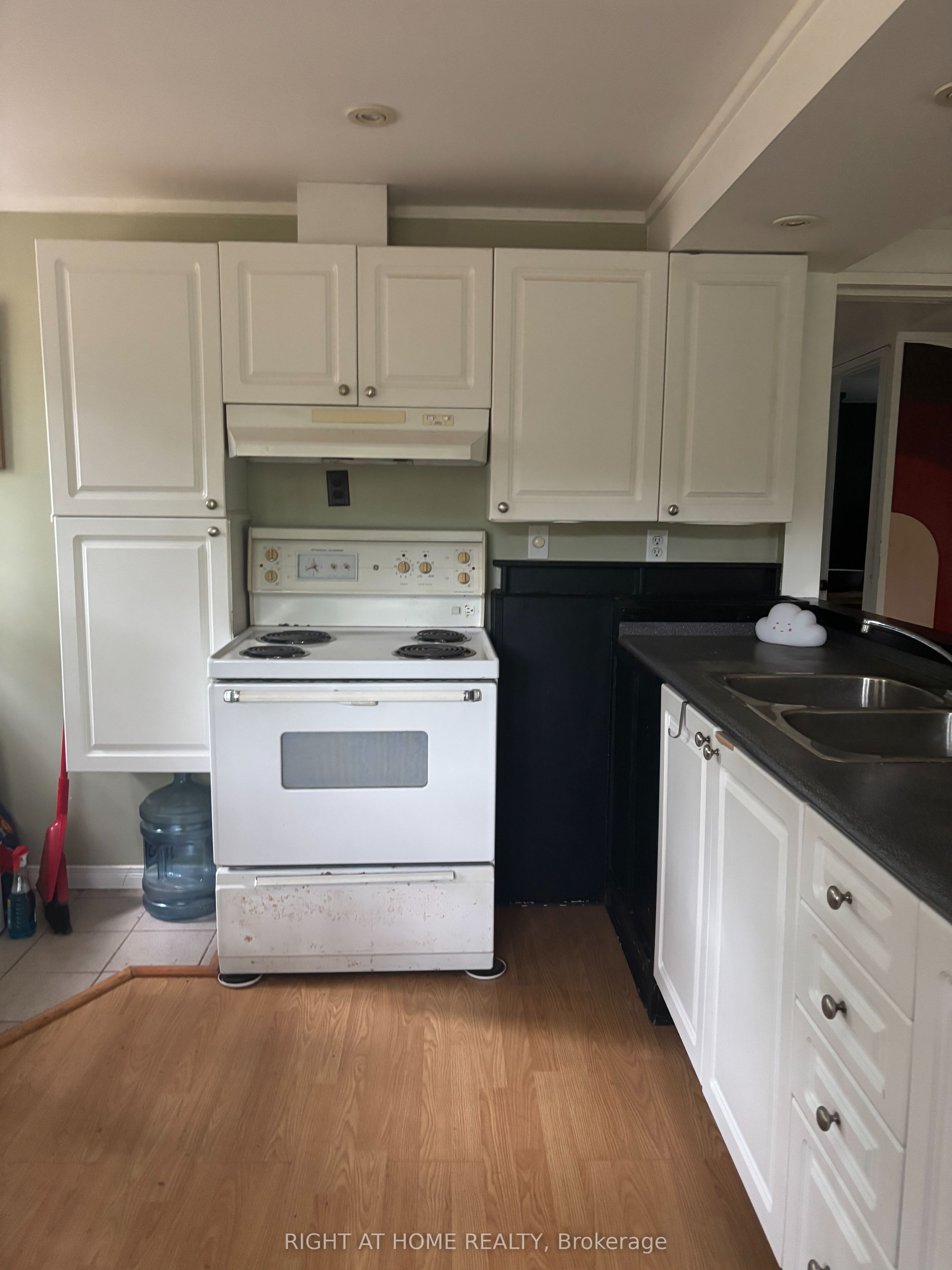 28 Baker Lane Property Photo 3