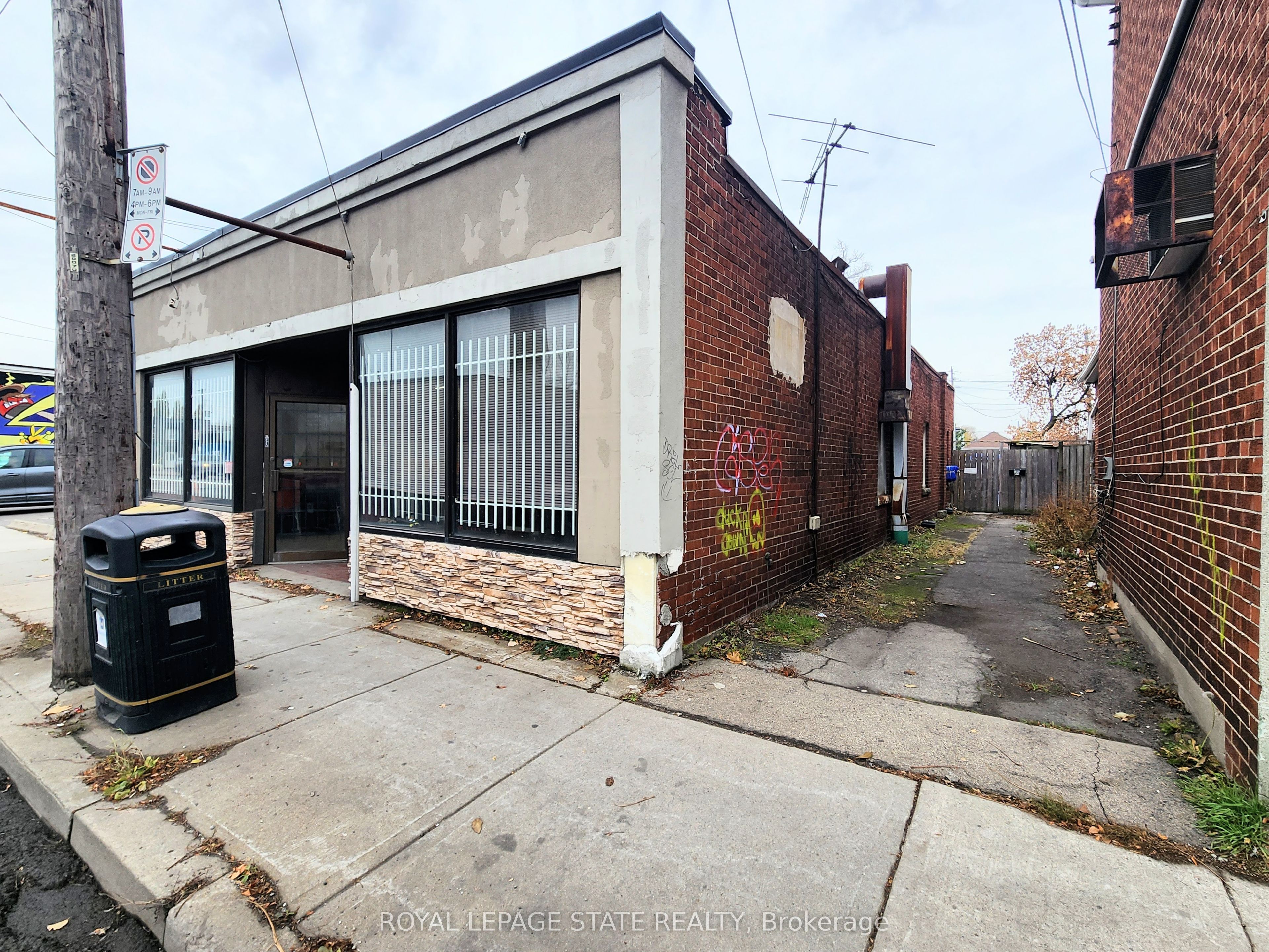 1342 Barton Street E Property Photo 2