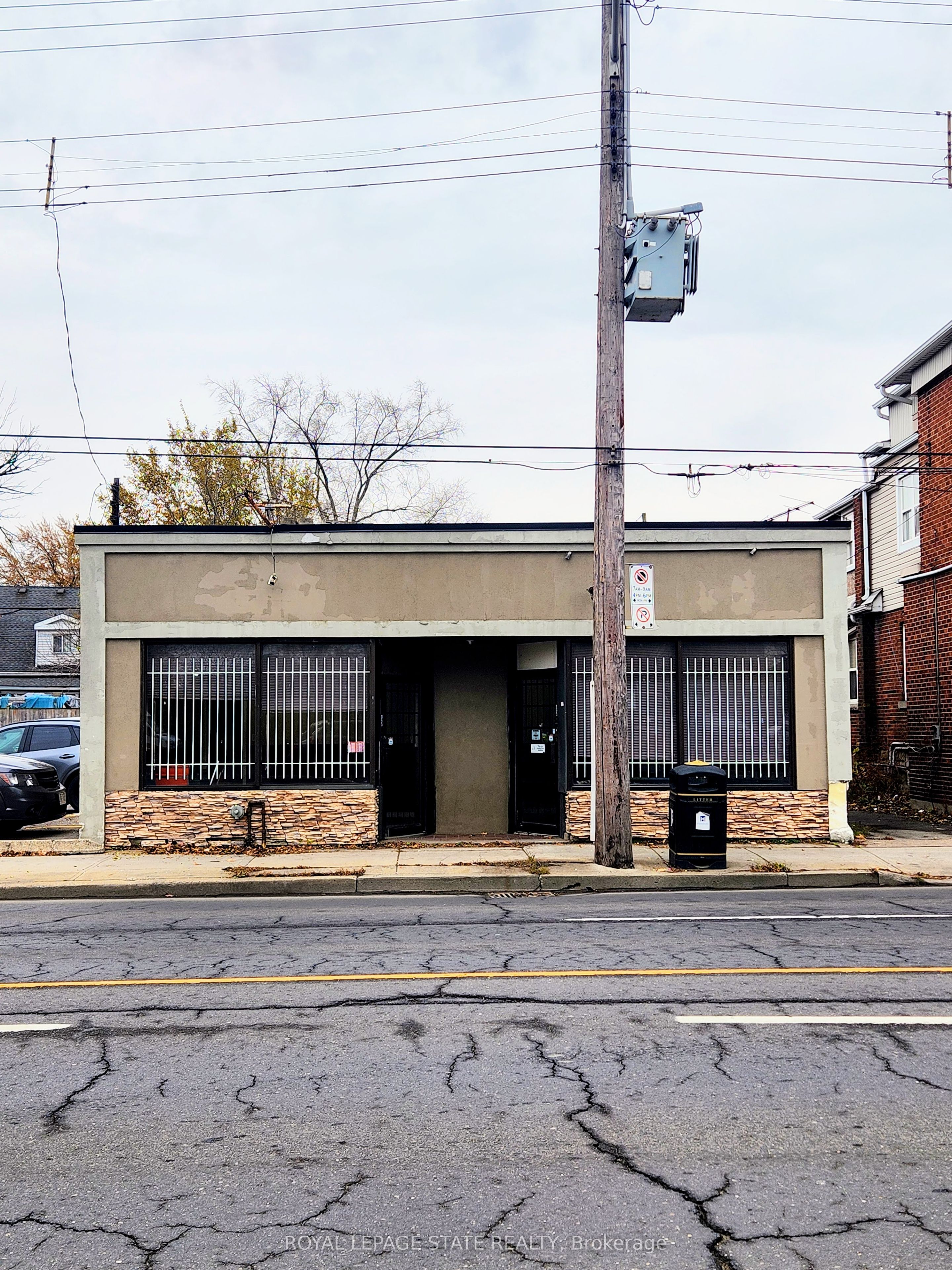 1342 Barton Street E Property Photo 4