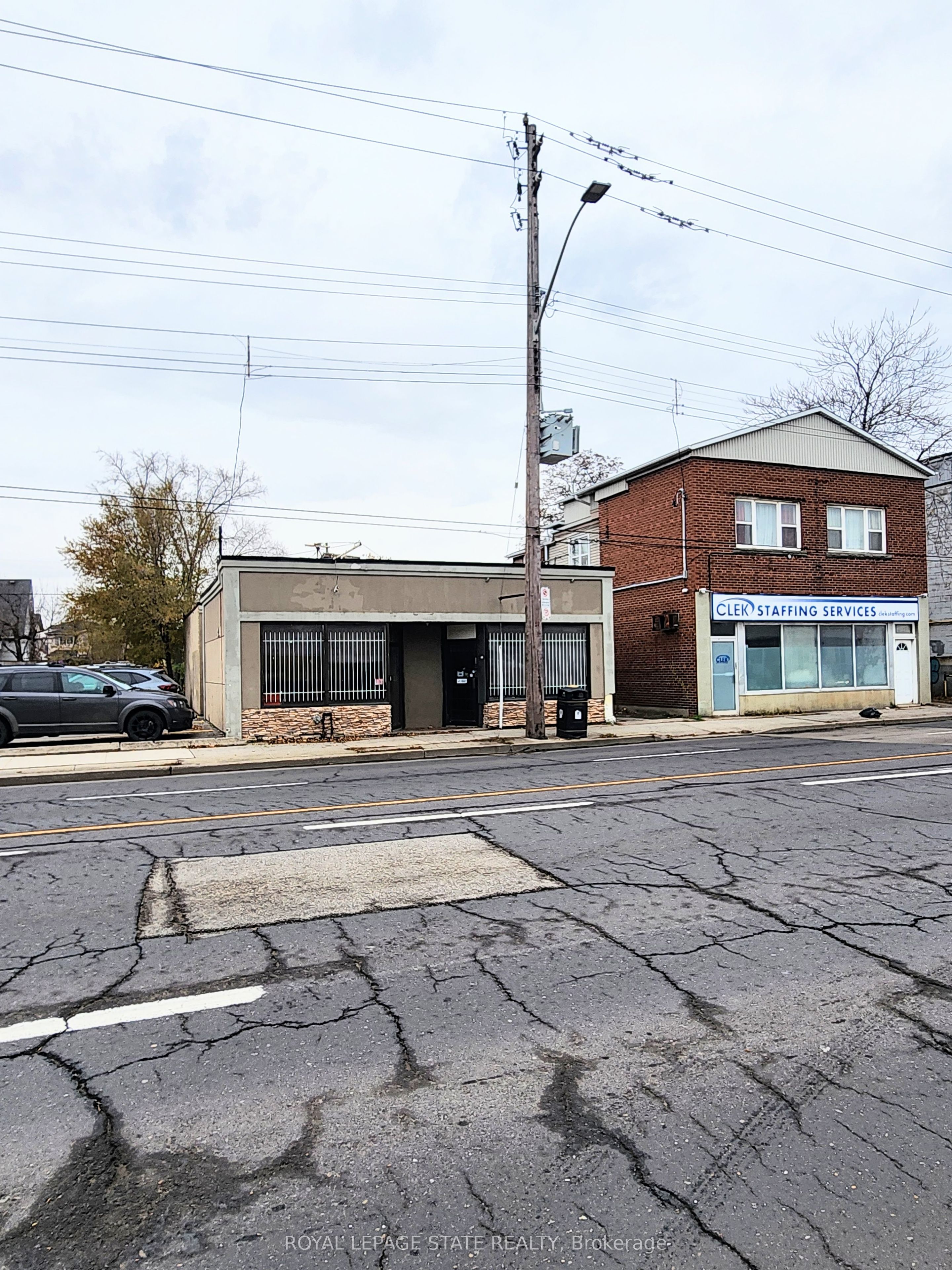 1342 Barton Street E Property Photo 6