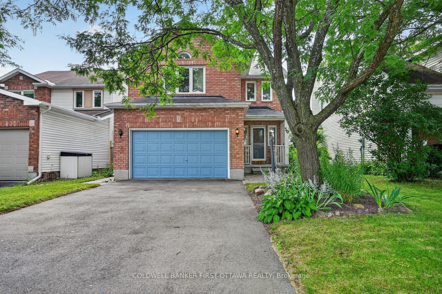30 Rideaucrest Drive Property Photo 2