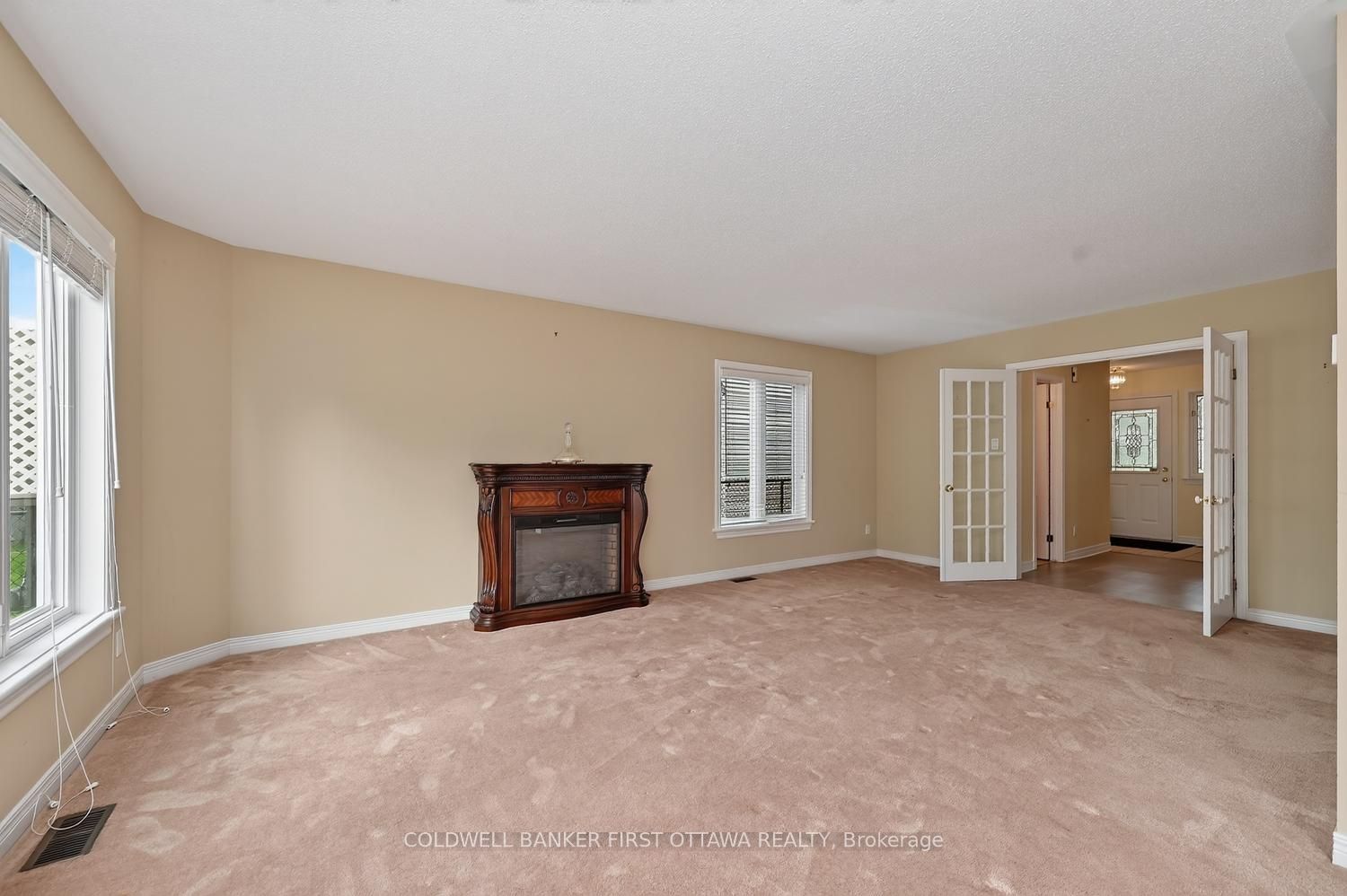 30 Rideaucrest Drive Property Photo 8