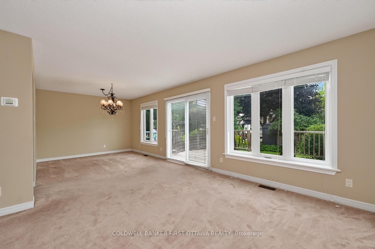 30 Rideaucrest Drive Property Photo 9