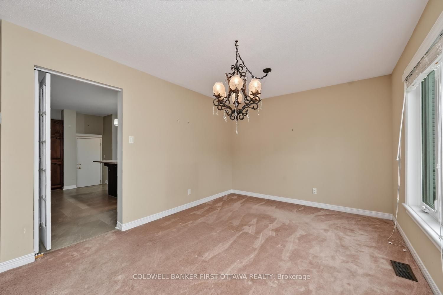 30 Rideaucrest Drive Property Photo 10