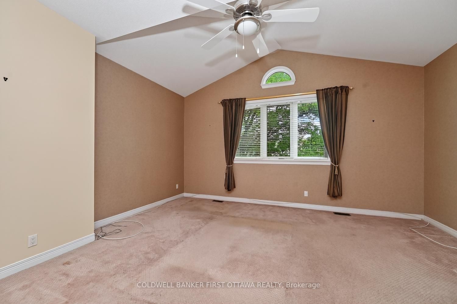 30 Rideaucrest Drive Property Photo 15