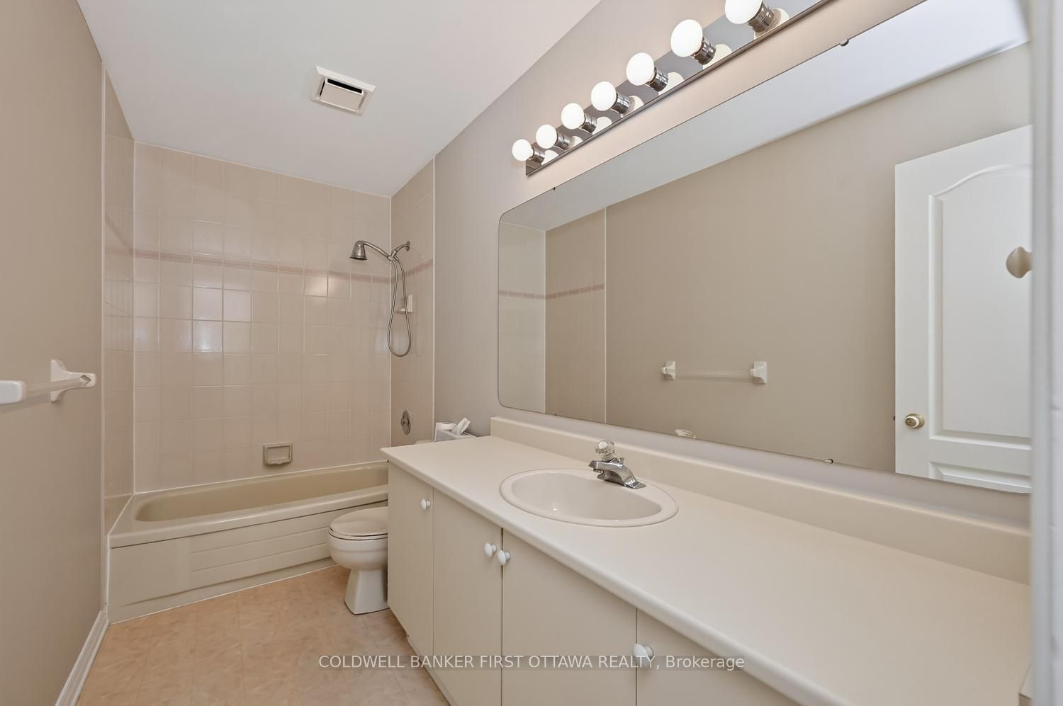 30 Rideaucrest Drive Property Photo 25