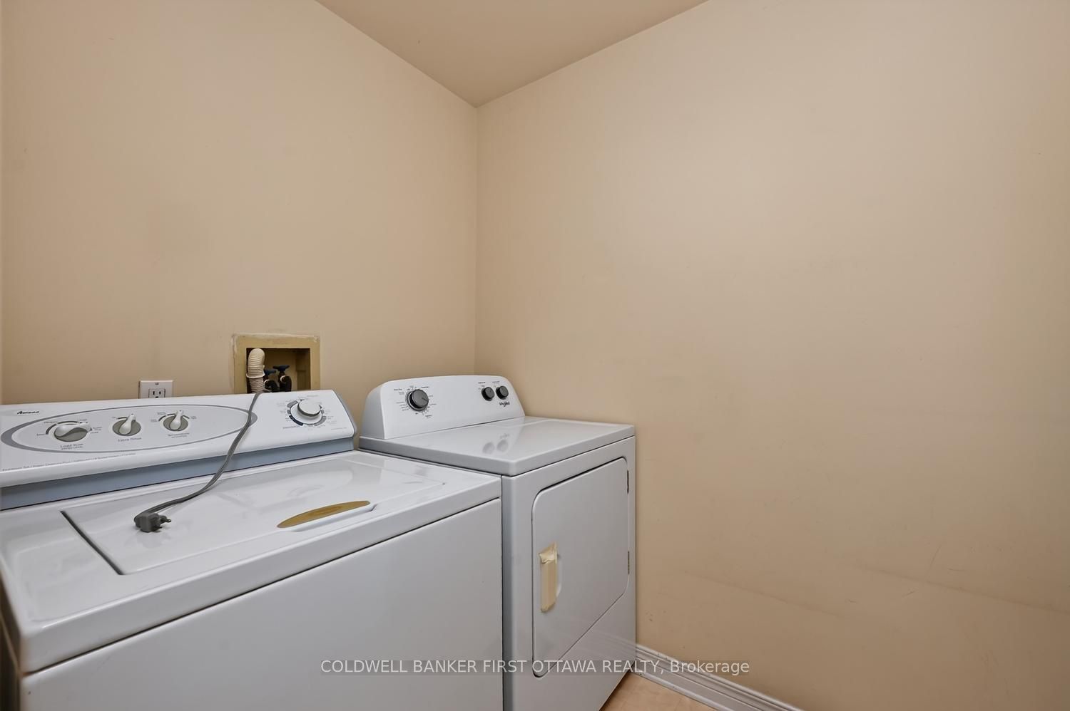 30 Rideaucrest Drive Property Photo 28