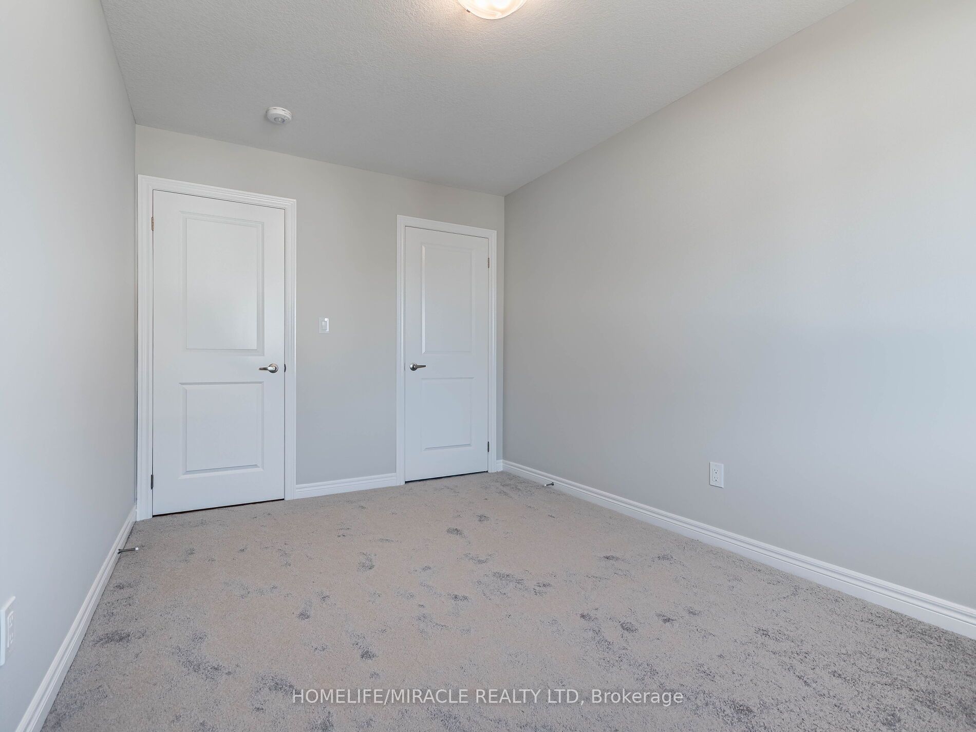 140 Aquasanta Crescent Property Photo 28