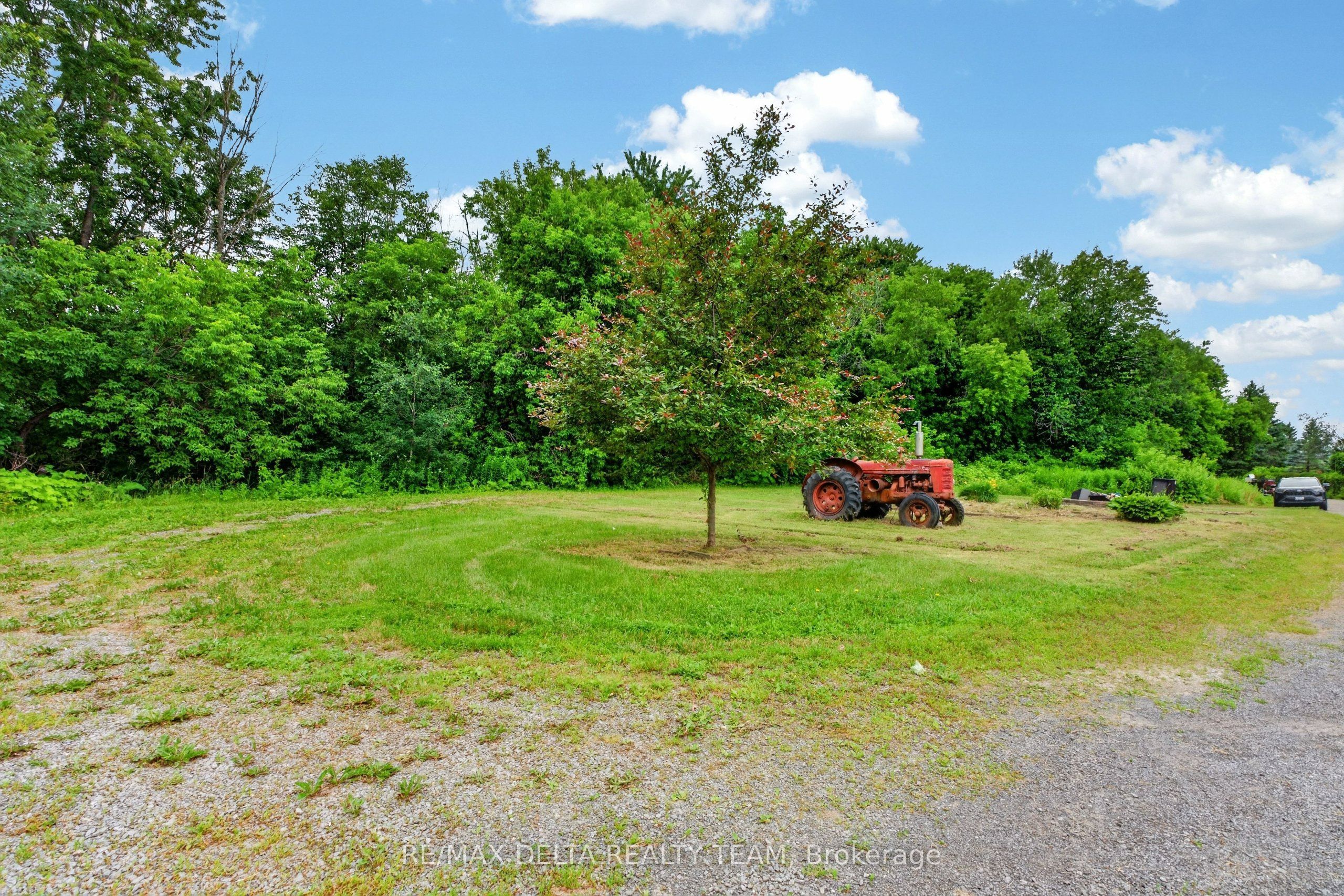 1821 Ch Bercier Road Property Photo 14