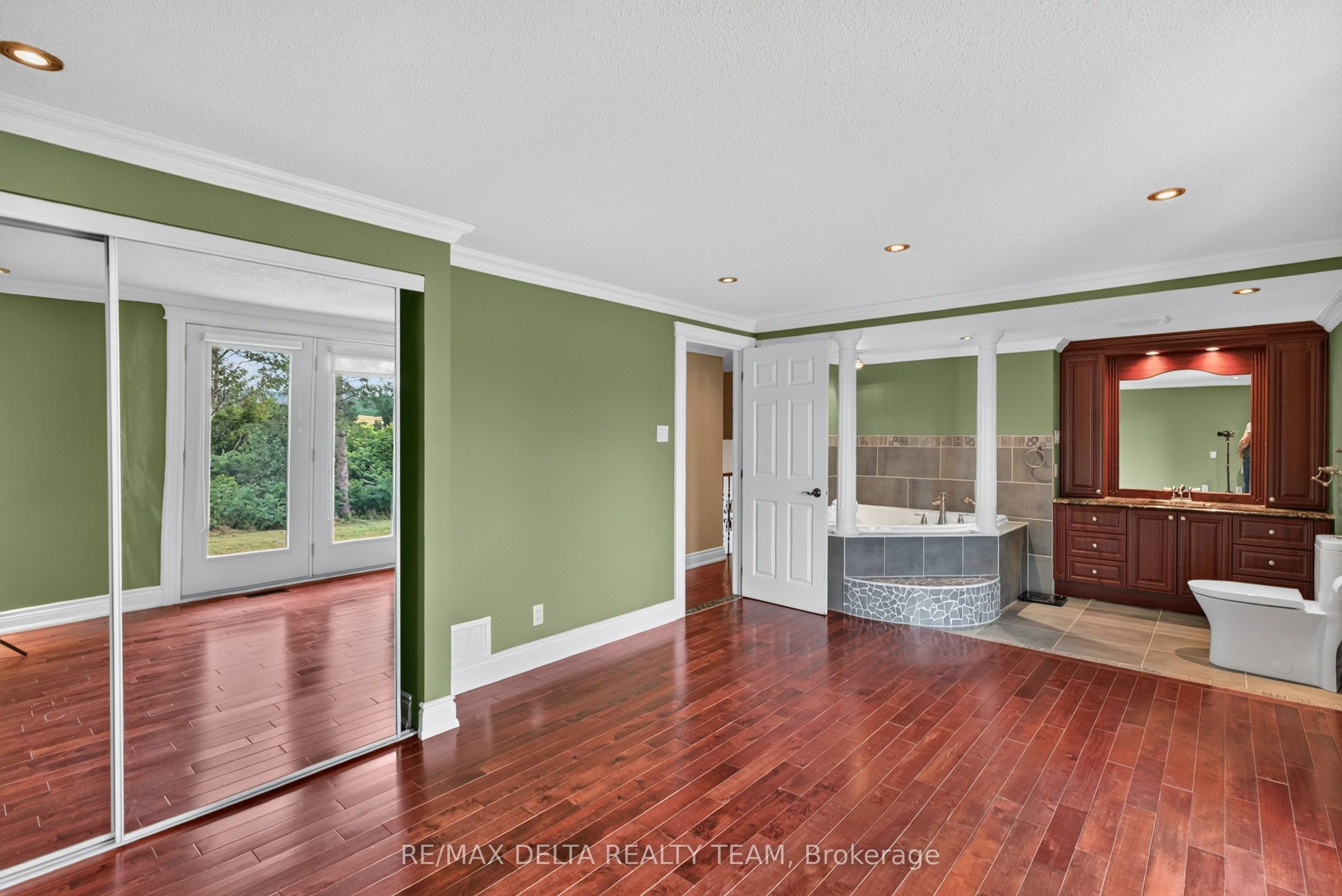 1821 Ch Bercier Road Property Photo 46