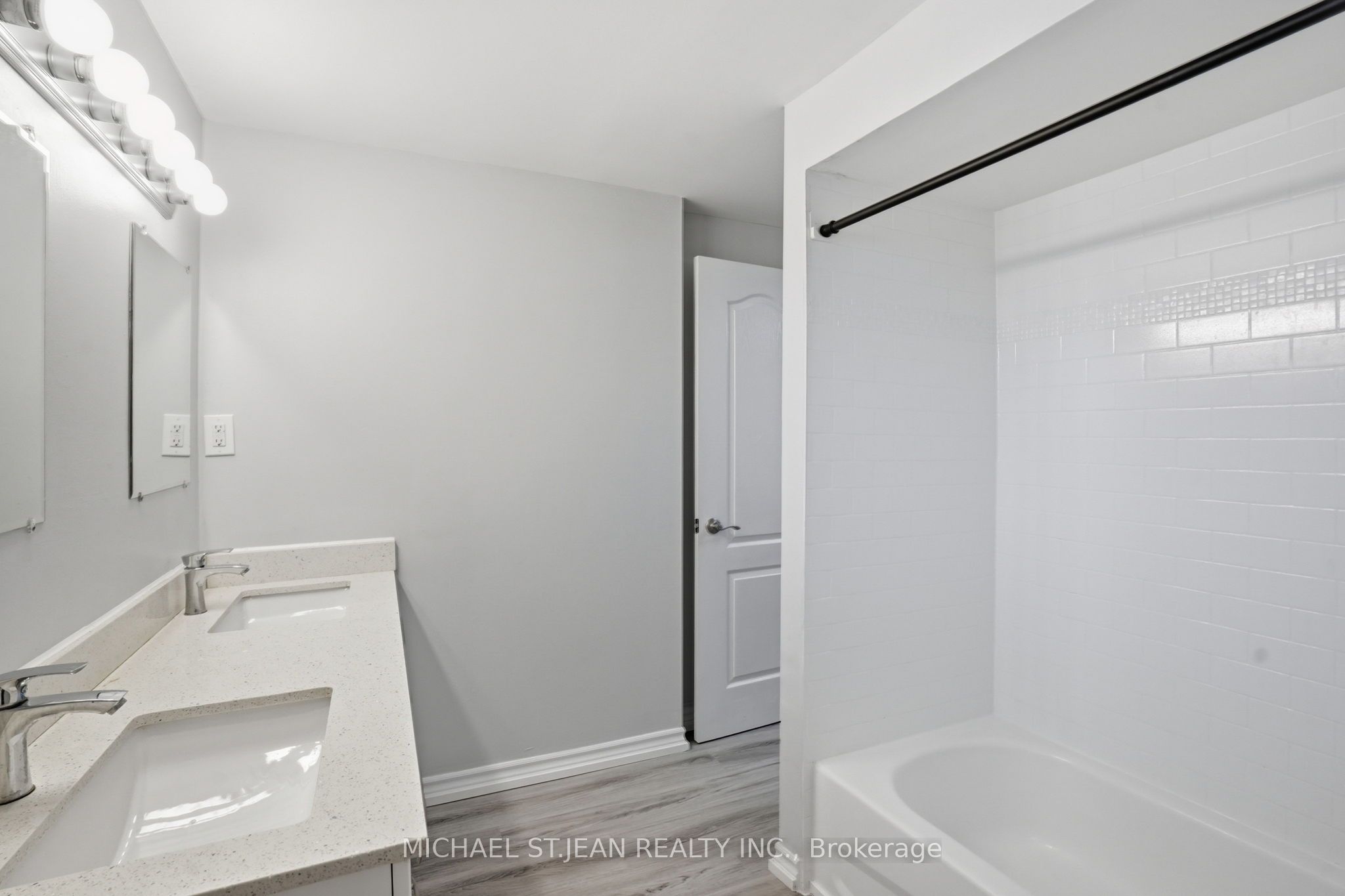 125 Limeridge Road W 7 Property Photo 23