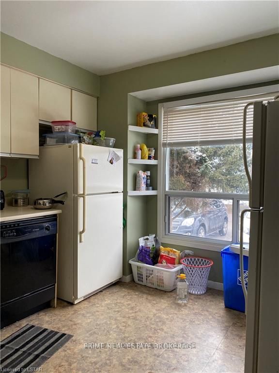 595 Third Street N Property Photo 3