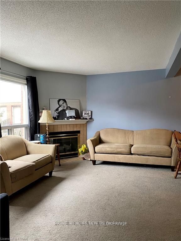 595 Third Street N Property Photo 5