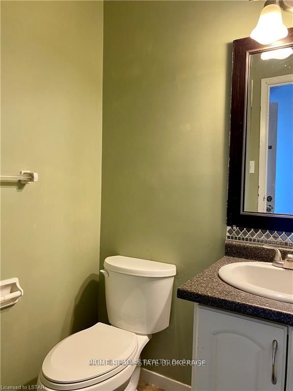 595 Third Street N Property Photo 6