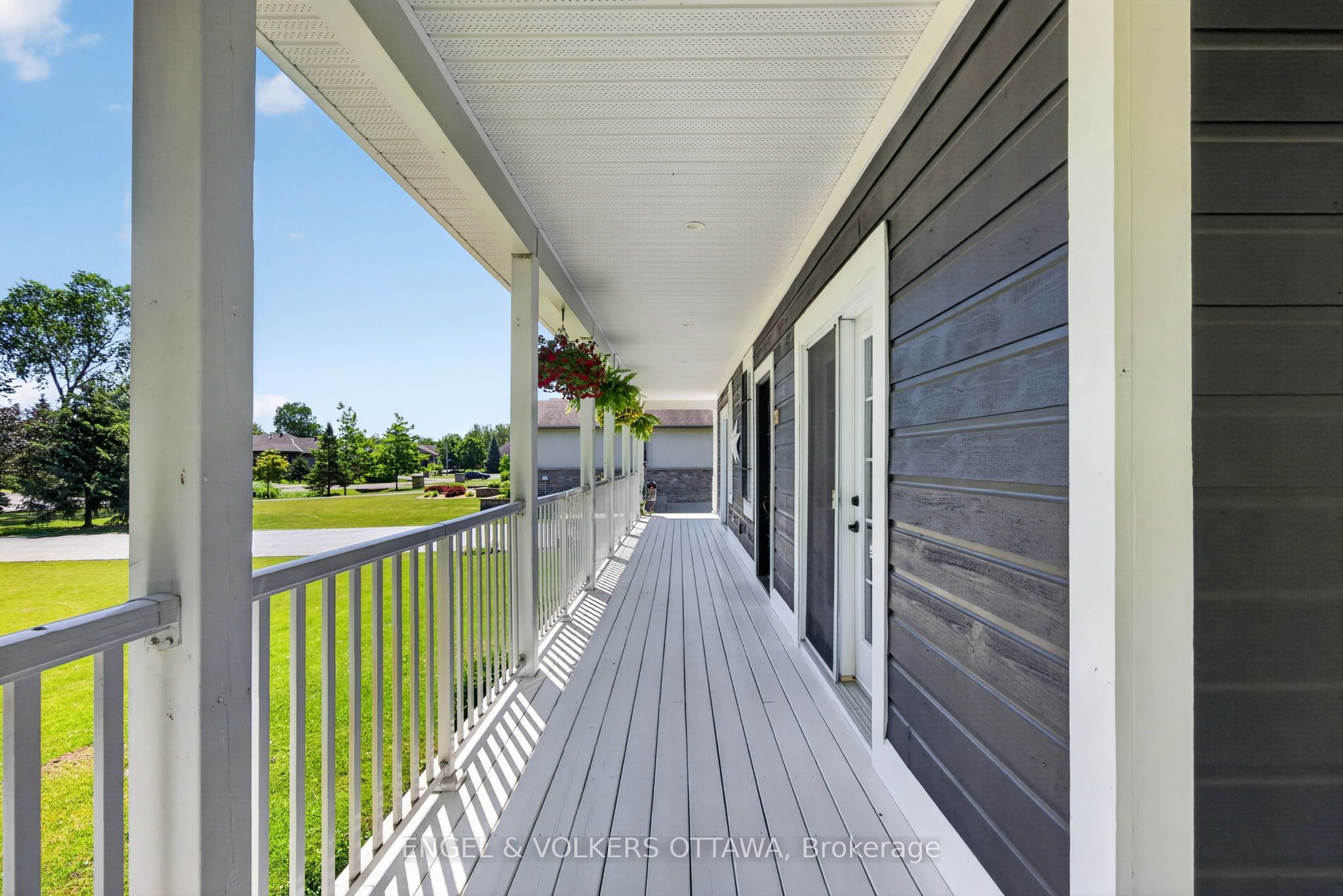 6881 Sparkling Lake Way Property Photo 6