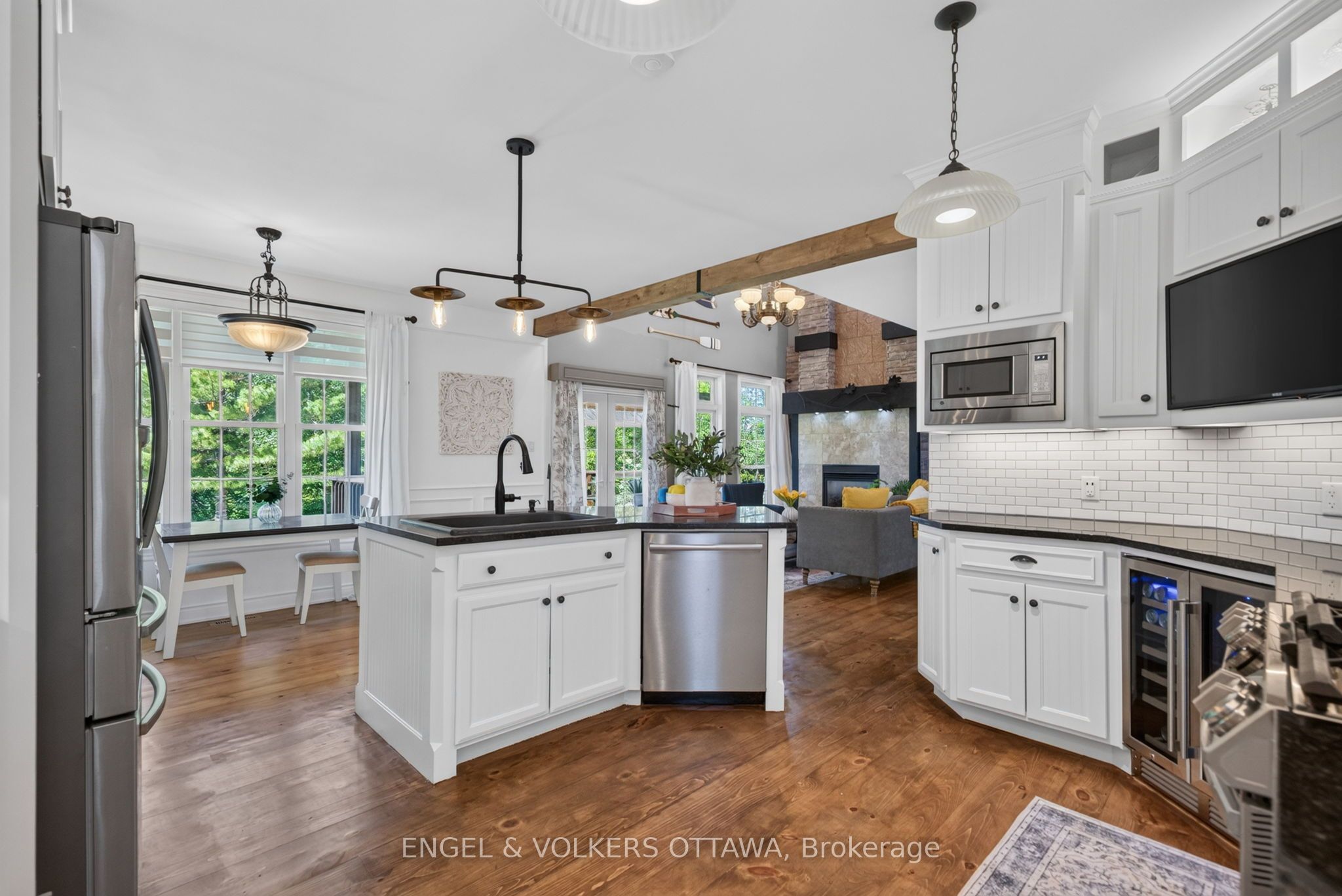6881 Sparkling Lake Way Property Photo 19
