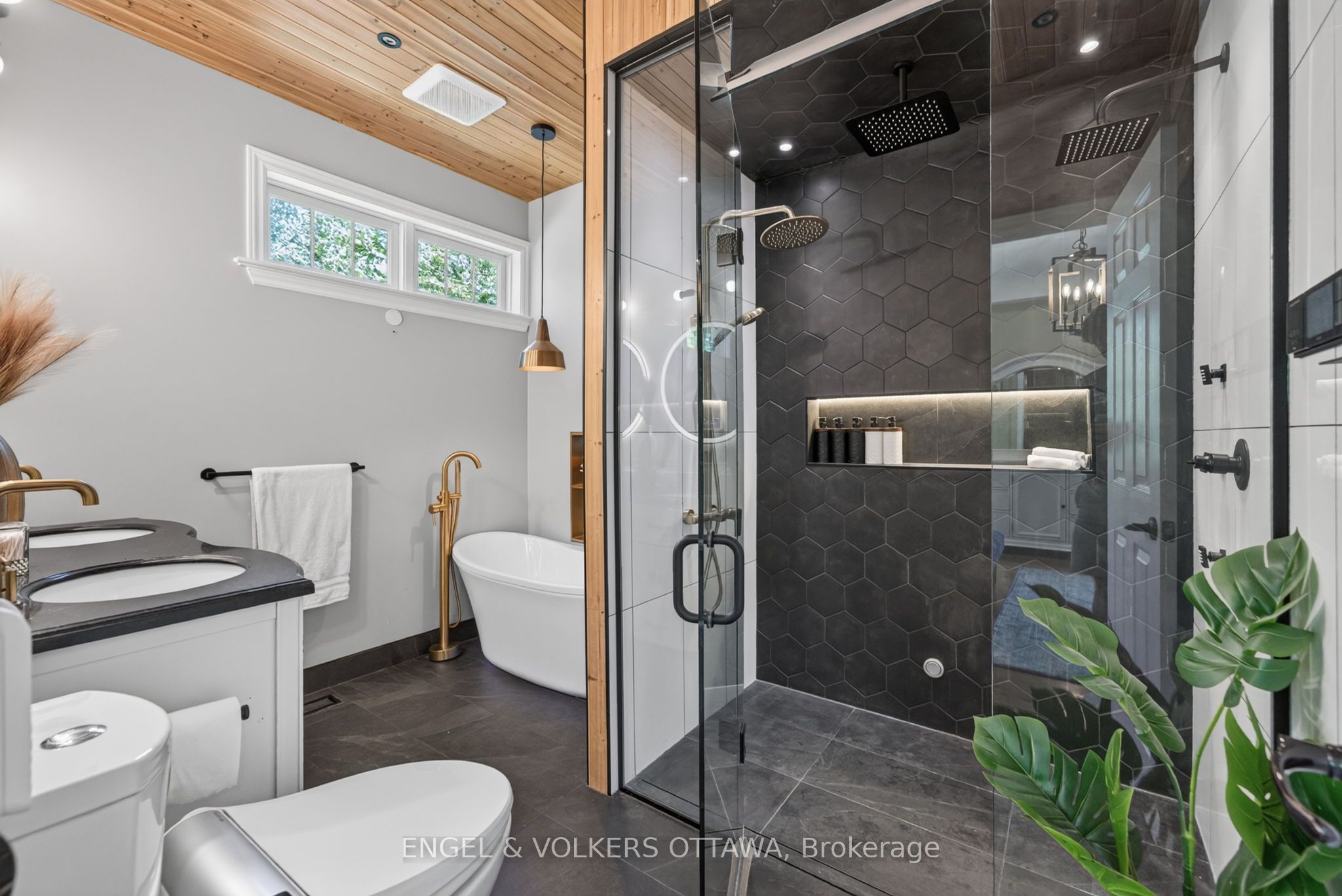 6881 Sparkling Lake Way Property Photo 31