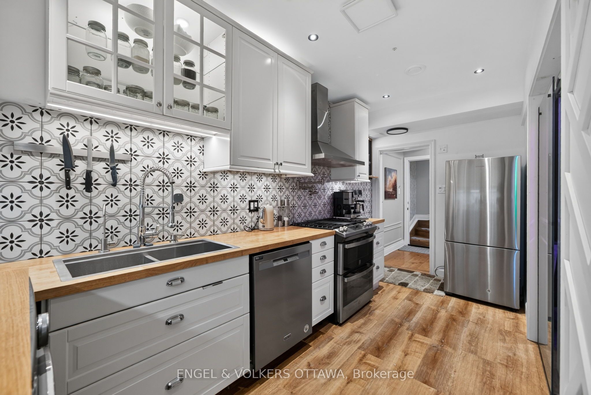 6881 Sparkling Lake Way Property Photo 44